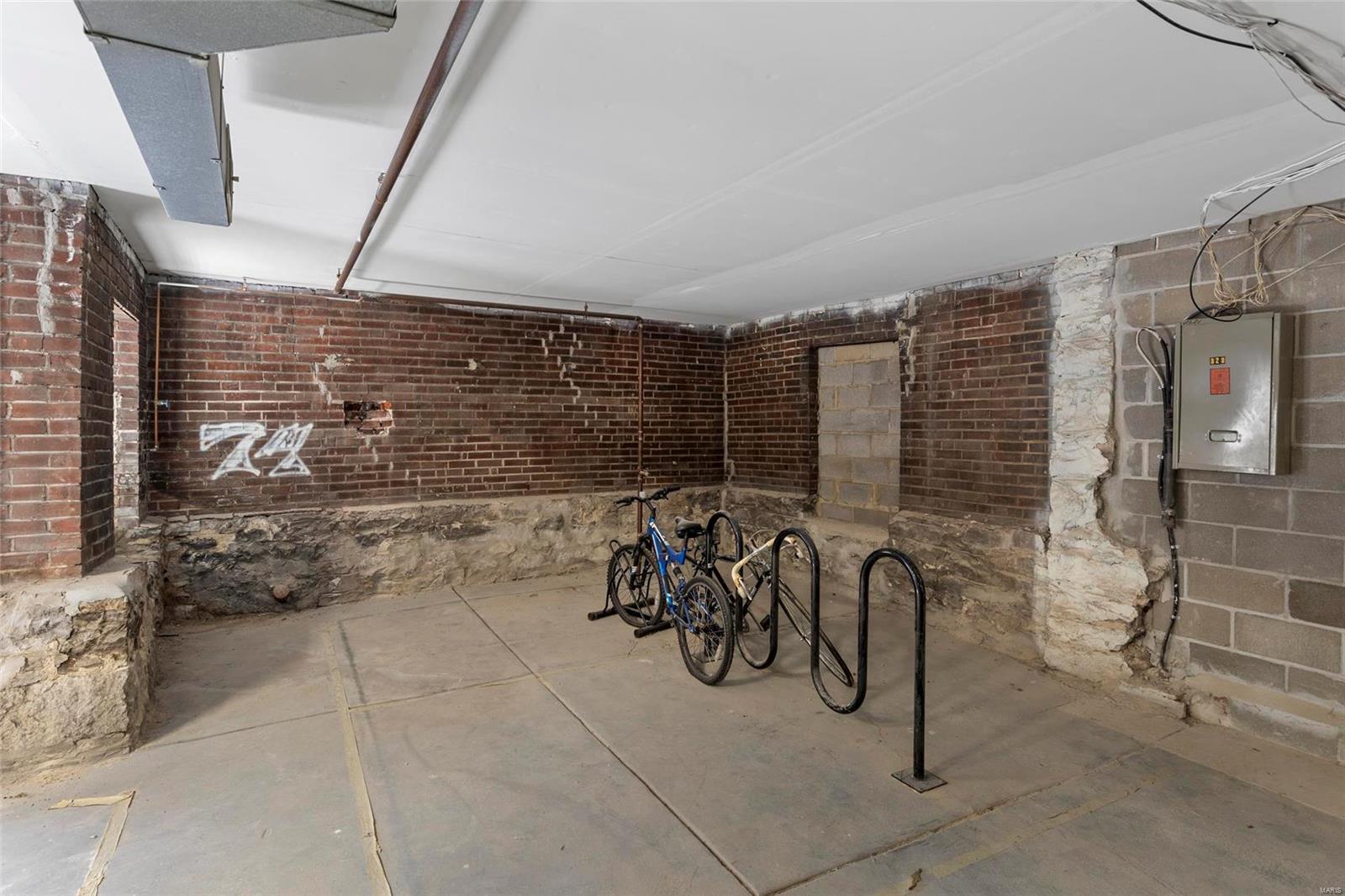 4-Se/Traymoor 3 City Bl 3874-W - Residential