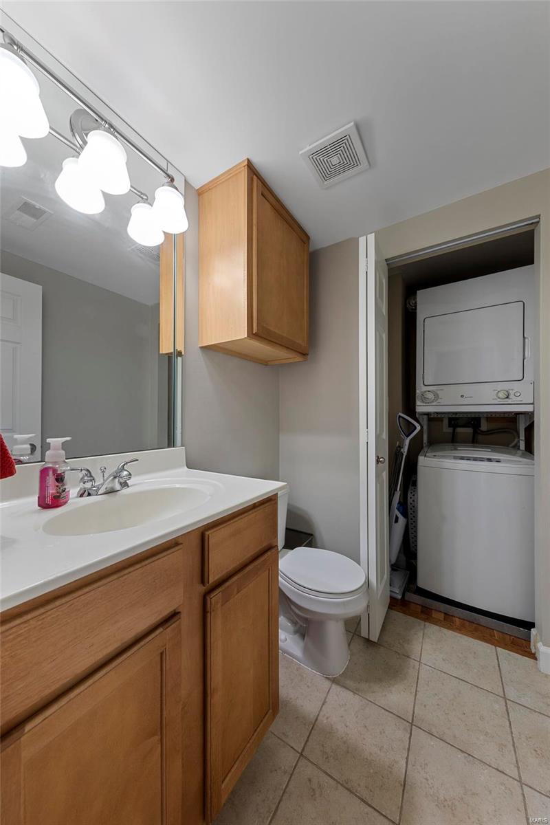 4-Se/Traymoor 3 City Bl 3874-W - Residential