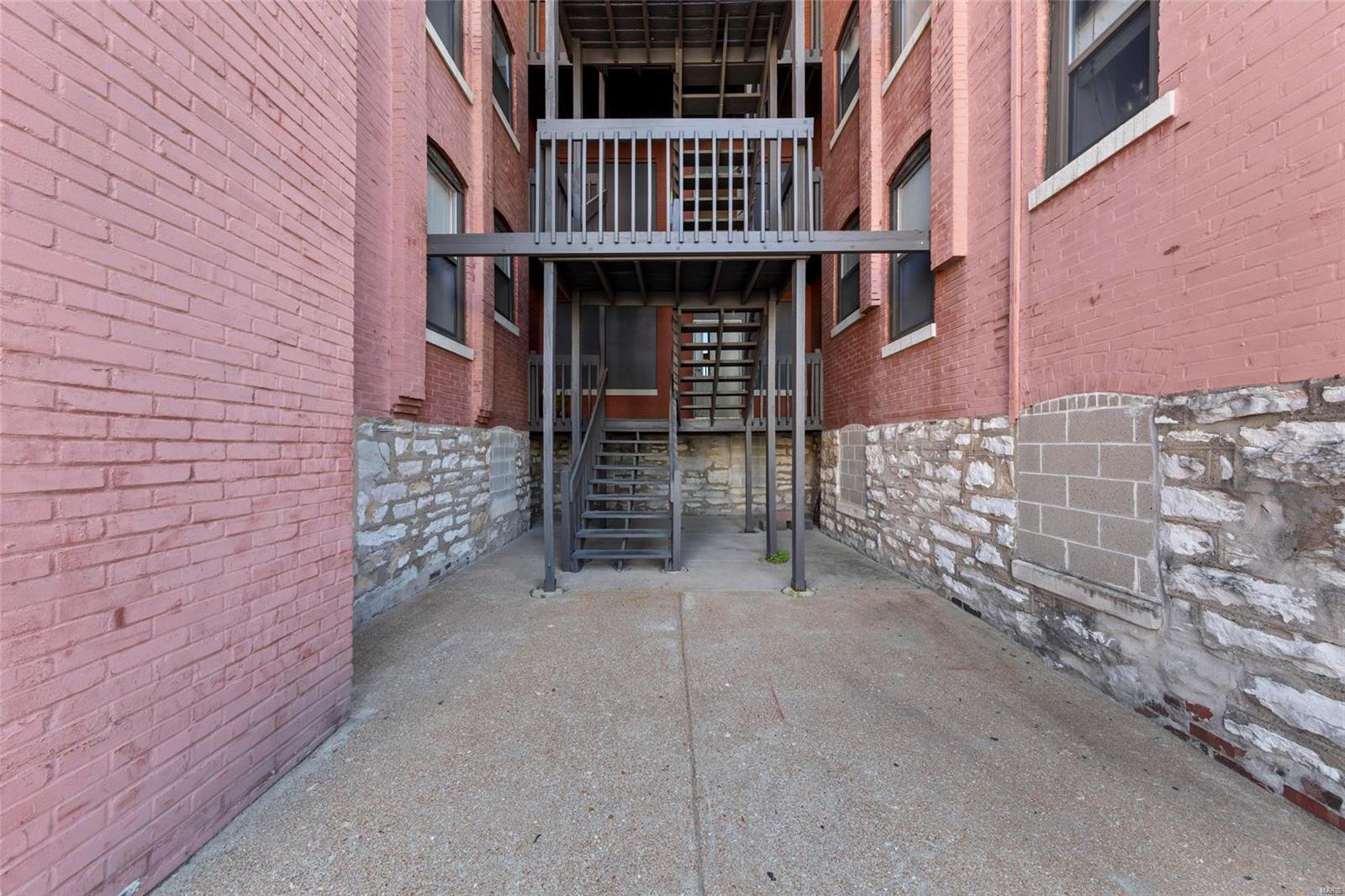 4-Se/Traymoor 3 City Bl 3874-W - Residential