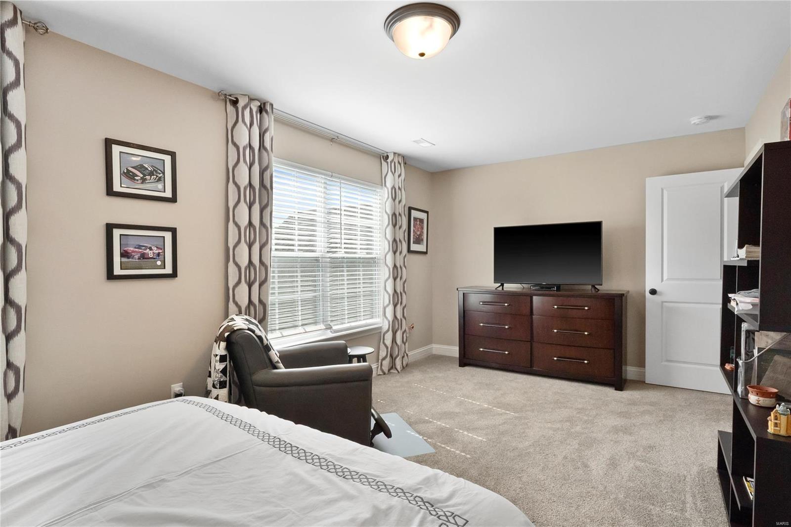 Bur Oaks - Residential