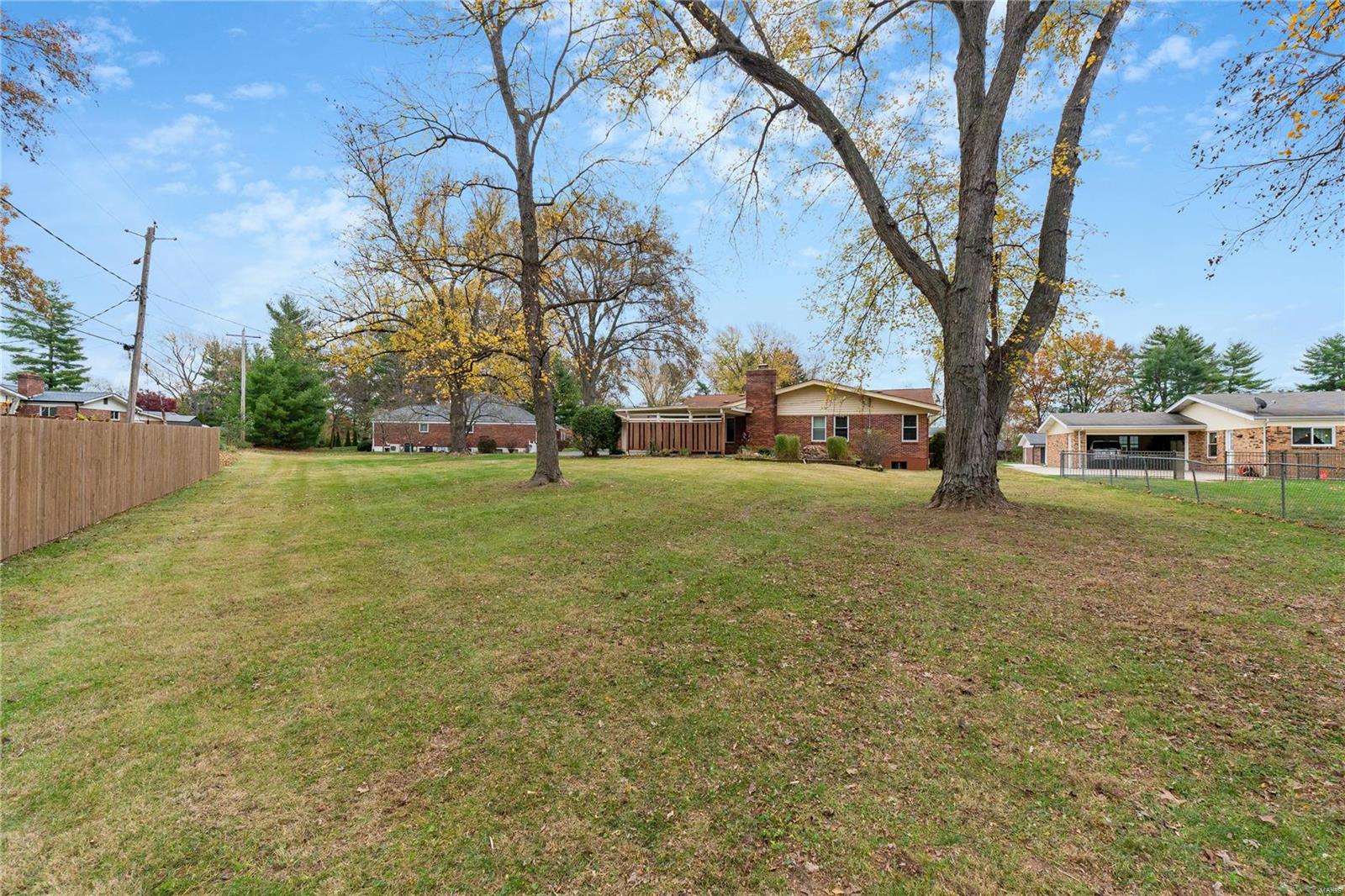 Chesterfield, Missouri 63017, United States, 4 Bedrooms Bedrooms, ,3 BathroomsBathrooms,Residential,Pending,30613