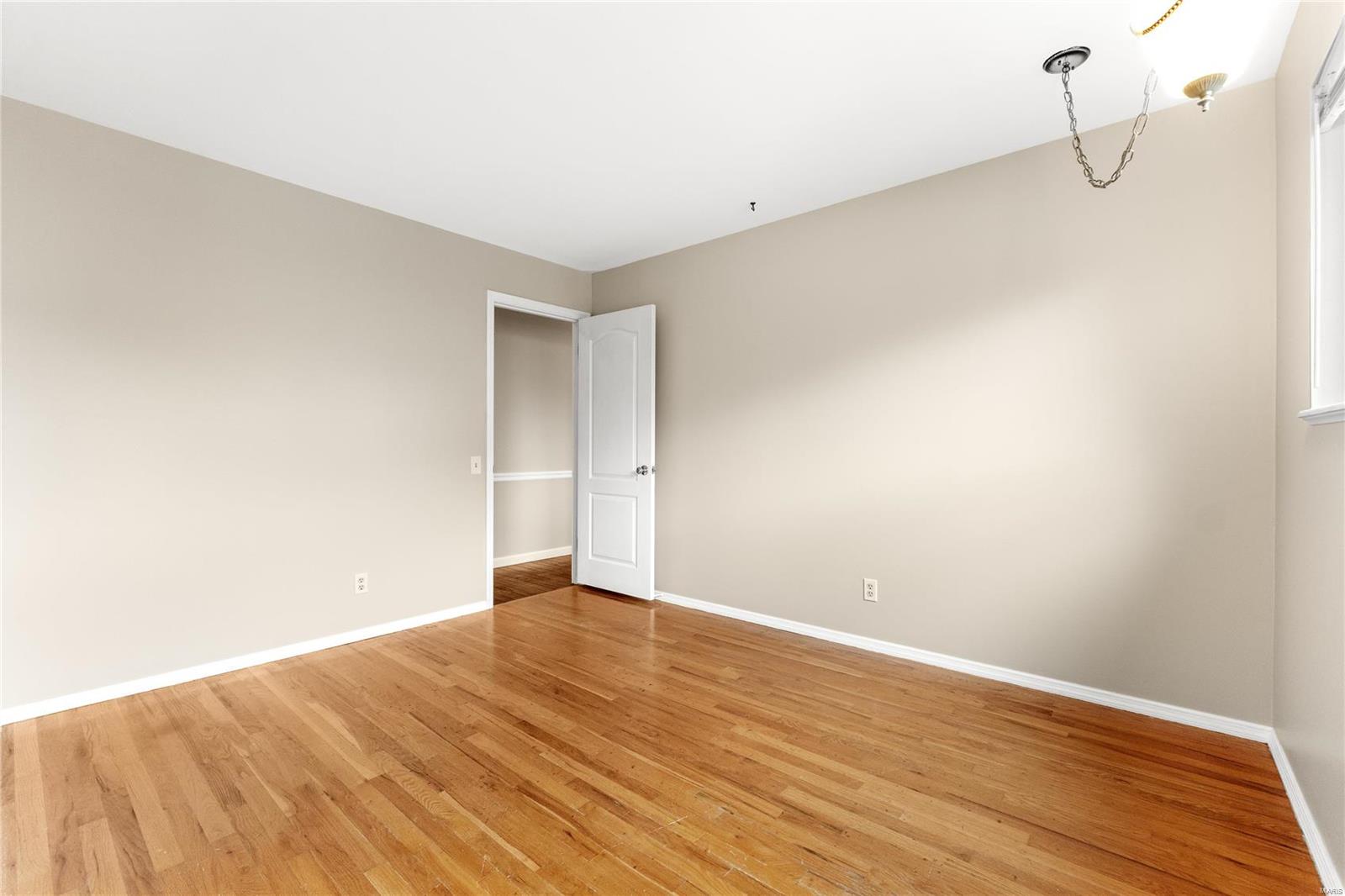 Chesterfield, Missouri 63017, United States, 4 Bedrooms Bedrooms, ,3 BathroomsBathrooms,Residential,Pending,30613