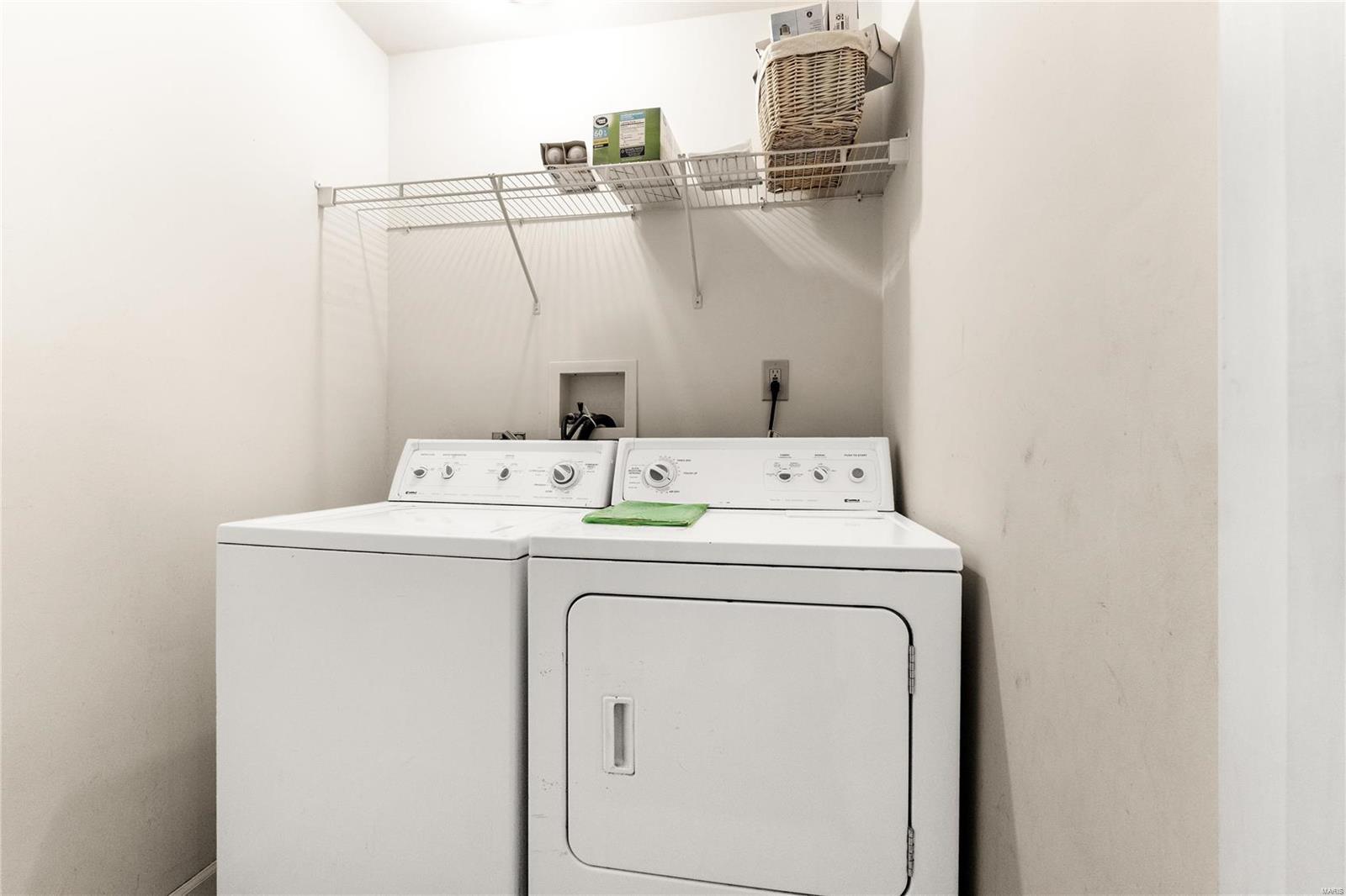 Chesterfield, Missouri 63017, United States, 4 Bedrooms Bedrooms, ,3 BathroomsBathrooms,Residential,Pending,30613