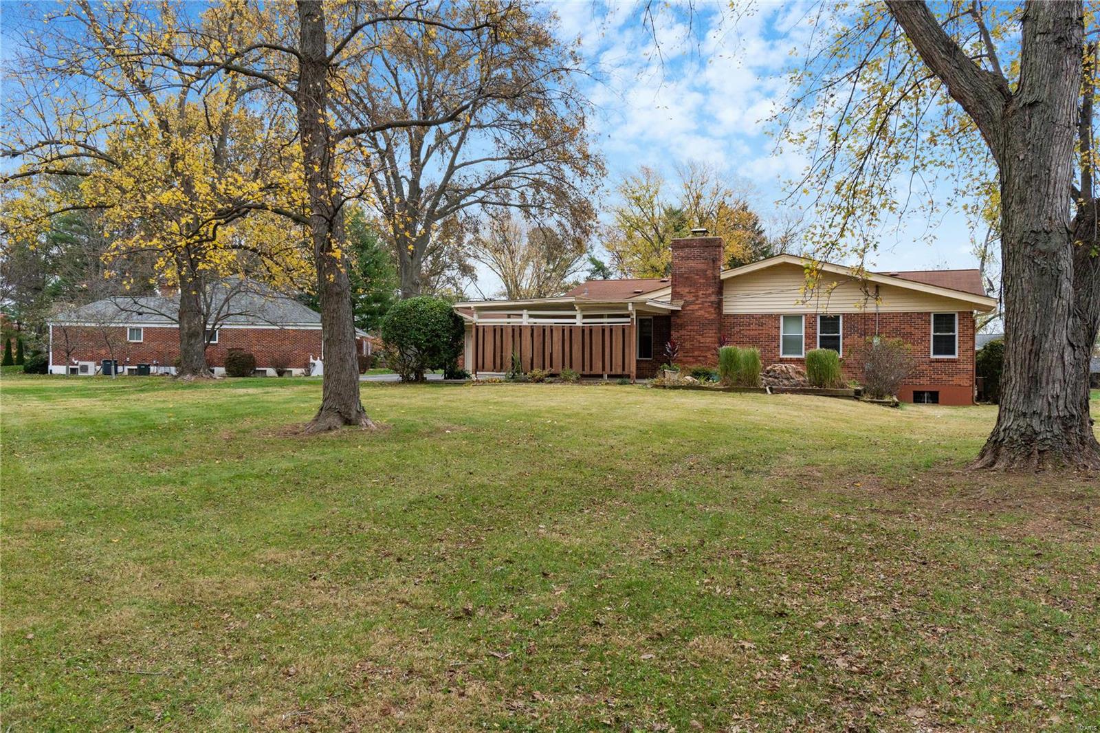 Chesterfield, Missouri 63017, United States, 4 Bedrooms Bedrooms, ,3 BathroomsBathrooms,Residential,Pending,30613