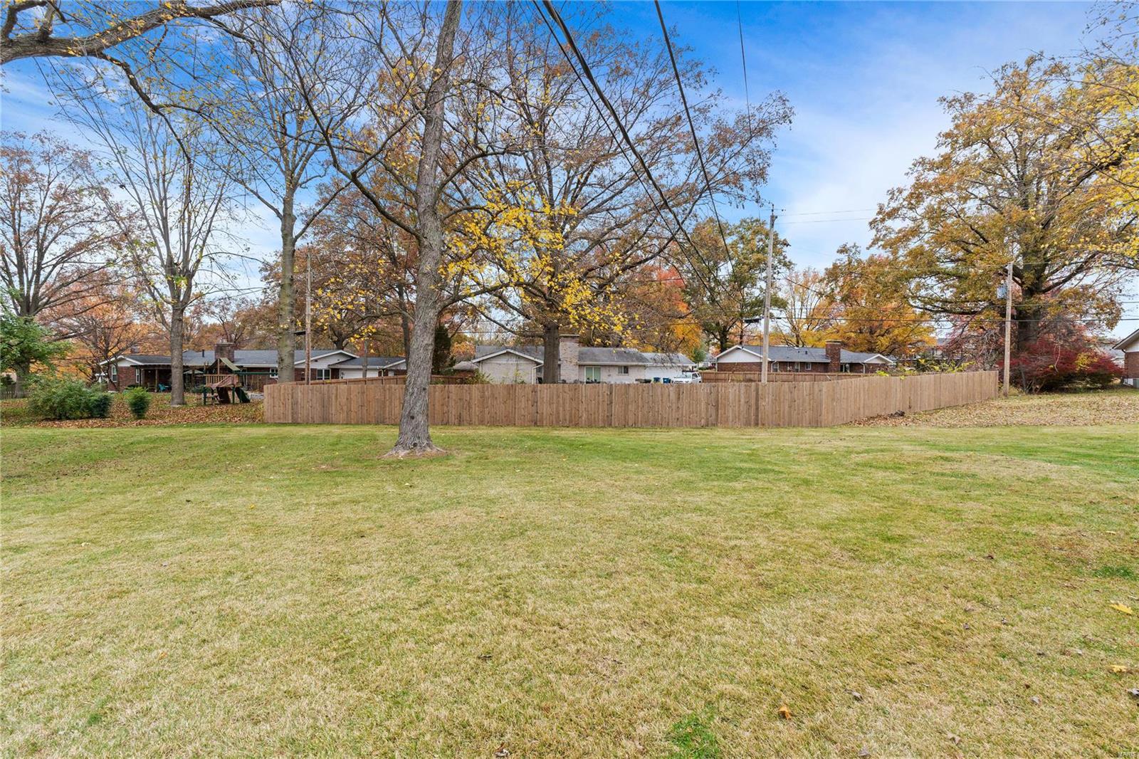 Chesterfield, Missouri 63017, United States, 4 Bedrooms Bedrooms, ,3 BathroomsBathrooms,Residential,Pending,30613