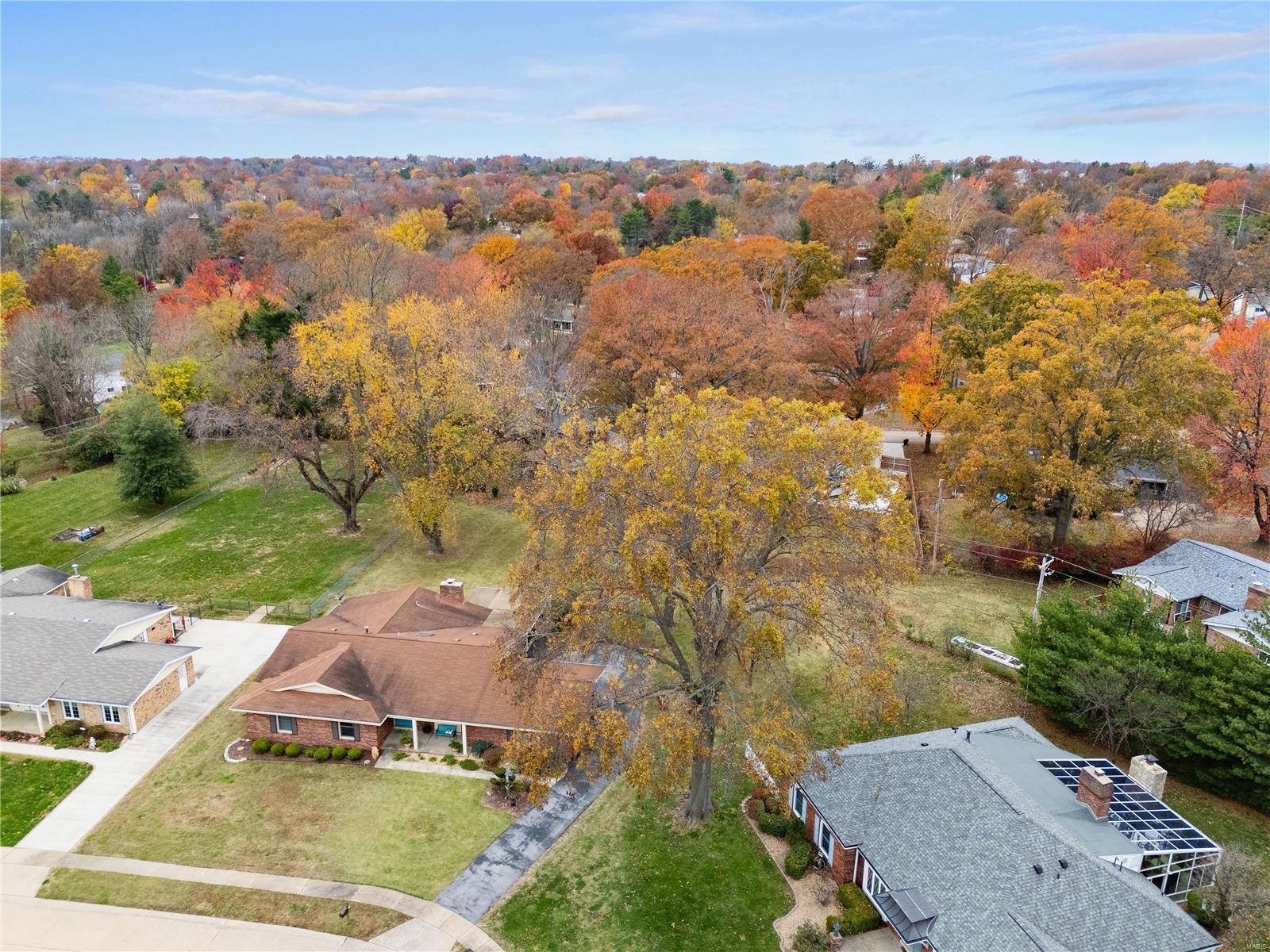 Chesterfield, Missouri 63017, United States, 4 Bedrooms Bedrooms, ,3 BathroomsBathrooms,Residential,Pending,30613
