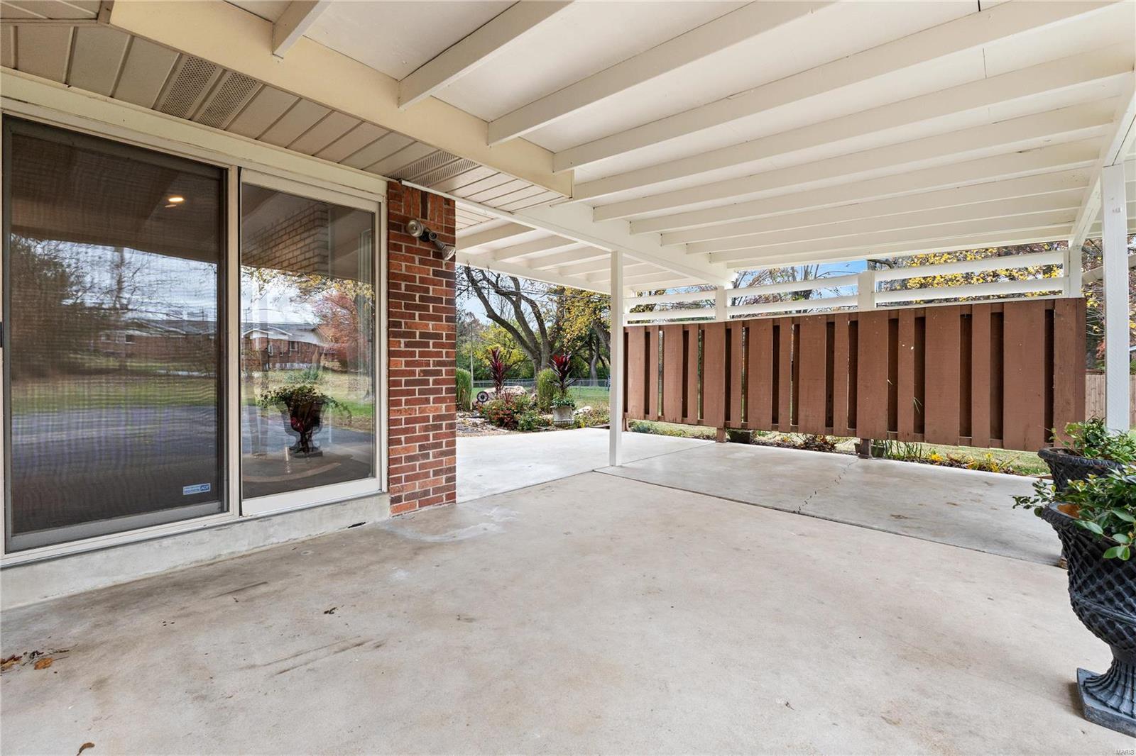 Chesterfield, Missouri 63017, United States, 4 Bedrooms Bedrooms, ,3 BathroomsBathrooms,Residential,Pending,30613