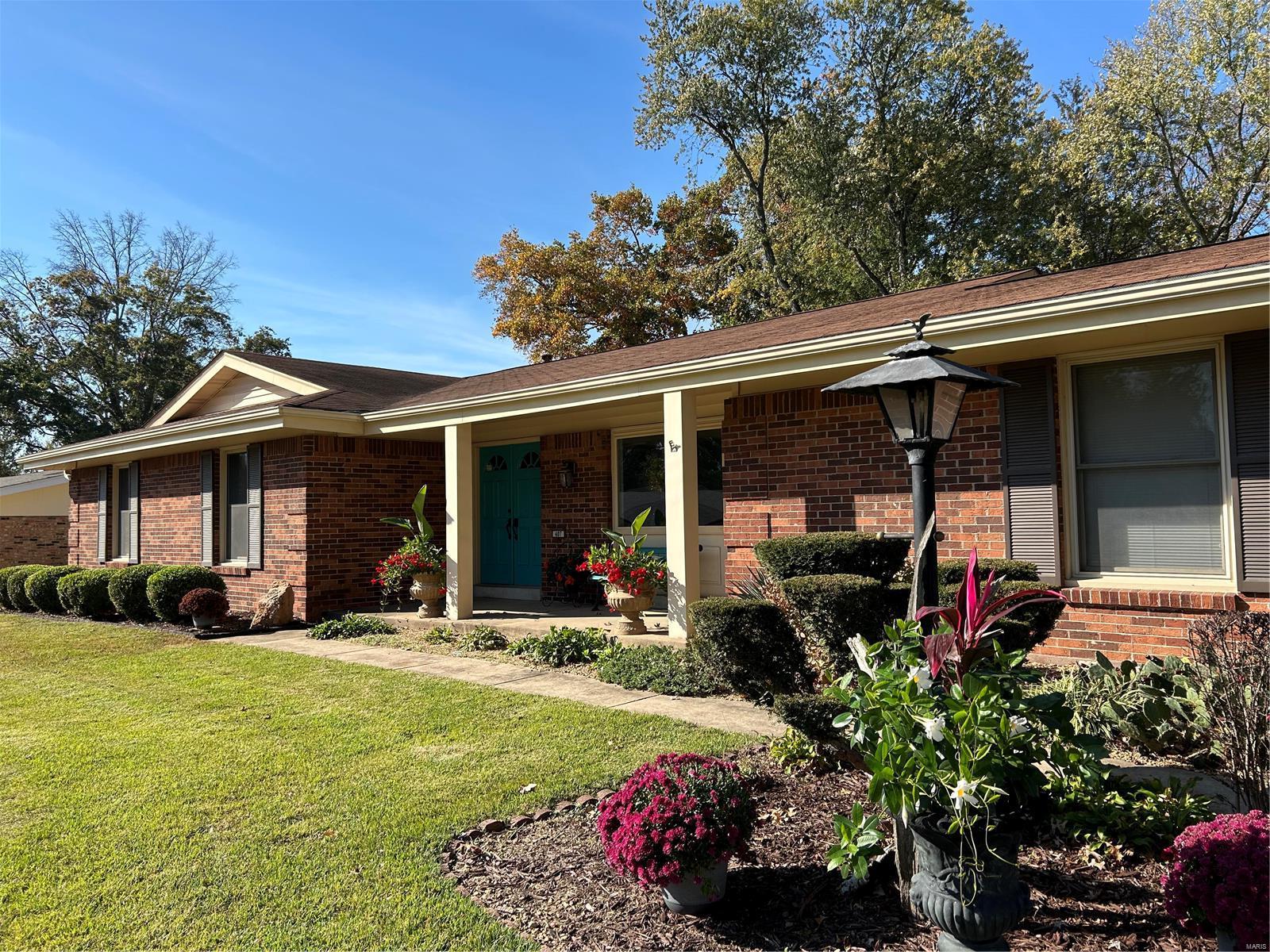 Chesterfield, Missouri 63017, United States, 4 Bedrooms Bedrooms, ,3 BathroomsBathrooms,Residential,Pending,30613