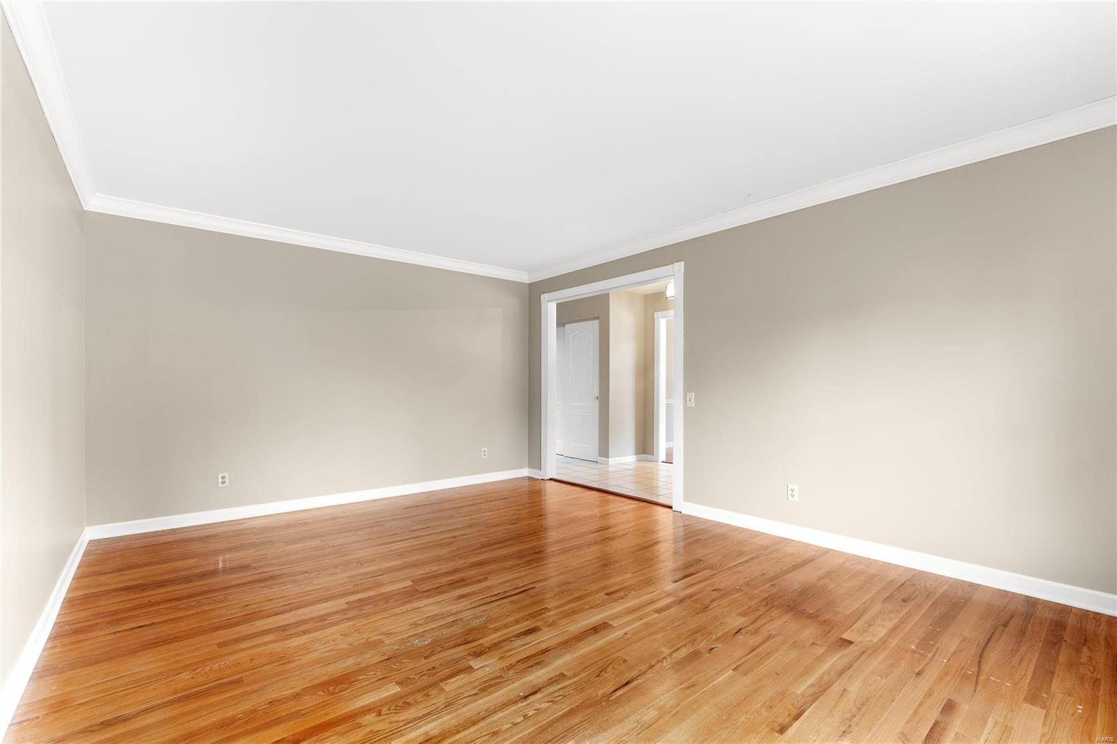 Chesterfield, Missouri 63017, United States, 4 Bedrooms Bedrooms, ,3 BathroomsBathrooms,Residential,Pending,30613