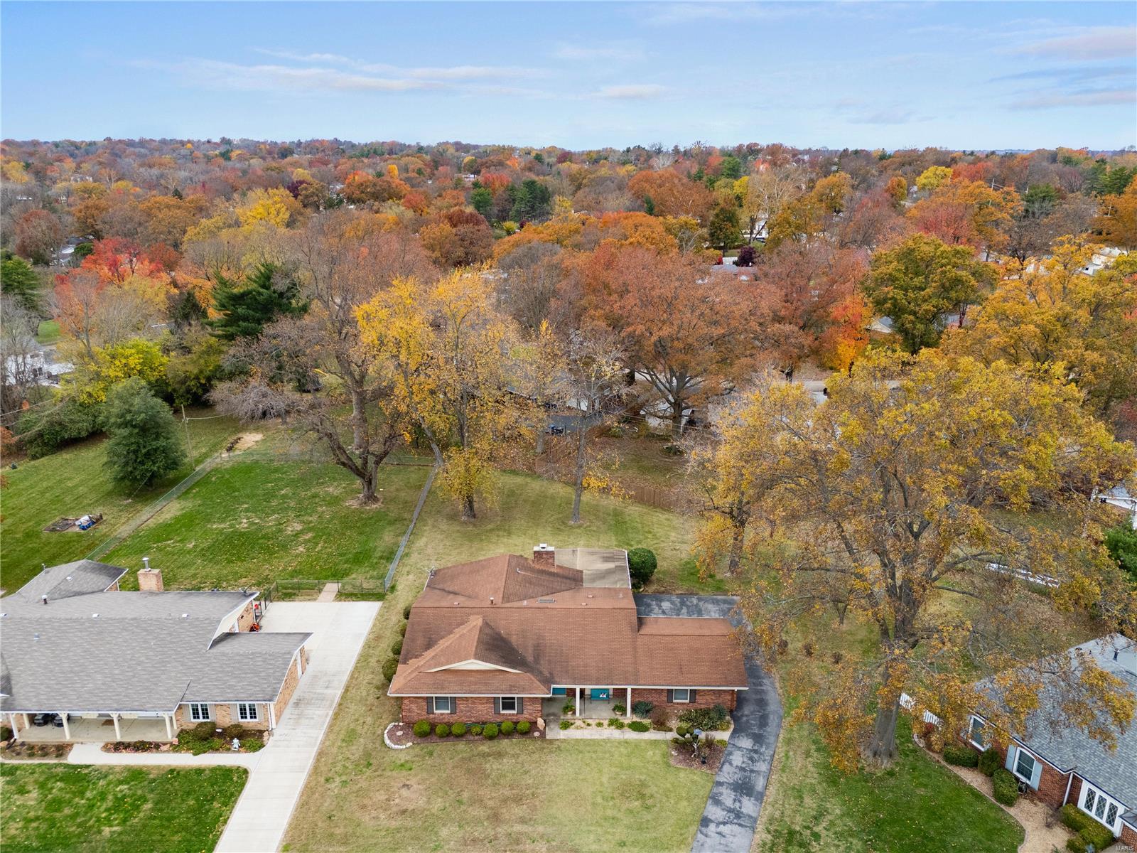 Chesterfield, Missouri 63017, United States, 4 Bedrooms Bedrooms, ,3 BathroomsBathrooms,Residential,Pending,30613