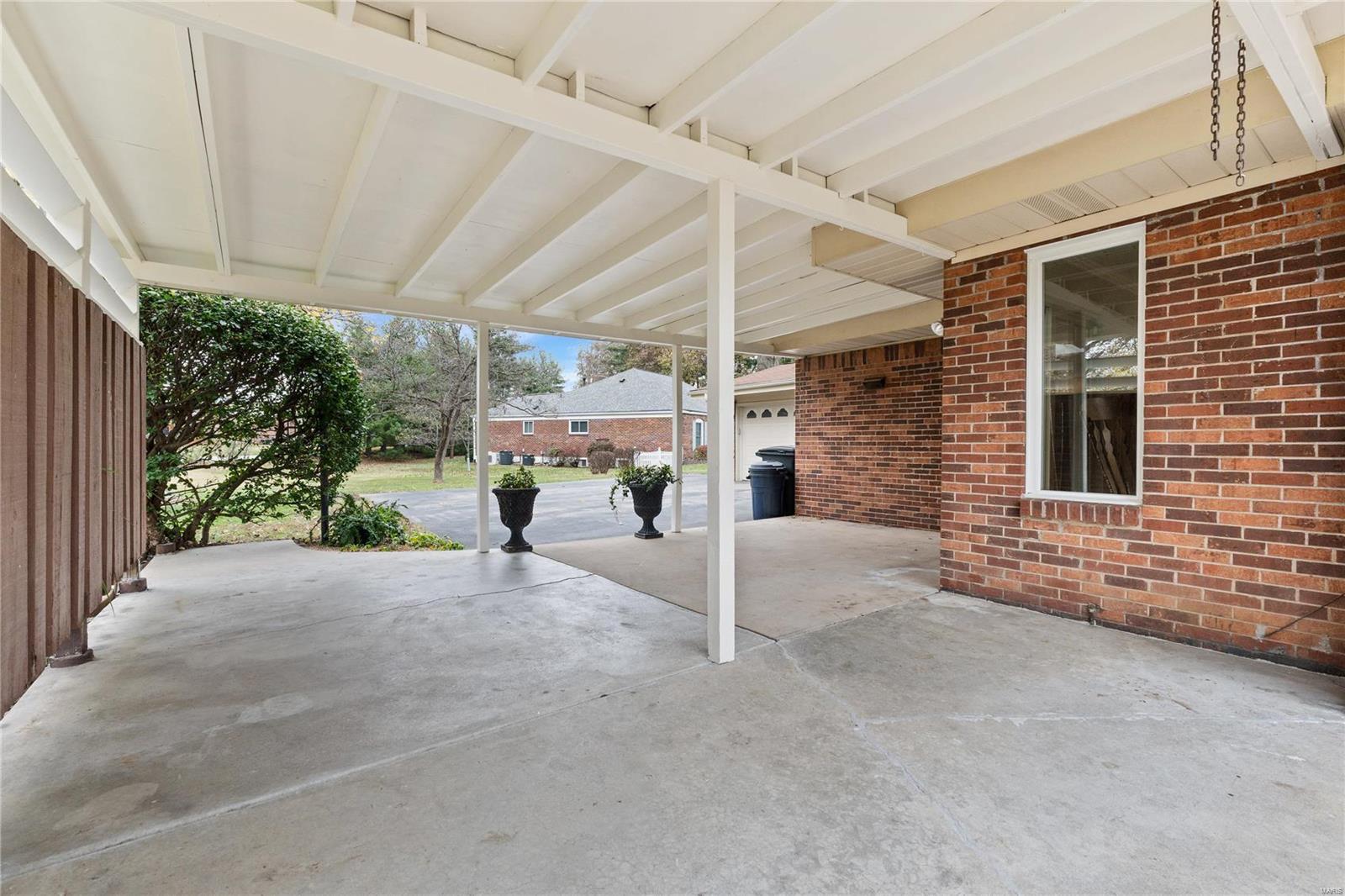 Chesterfield, Missouri 63017, United States, 4 Bedrooms Bedrooms, ,3 BathroomsBathrooms,Residential,Pending,30613