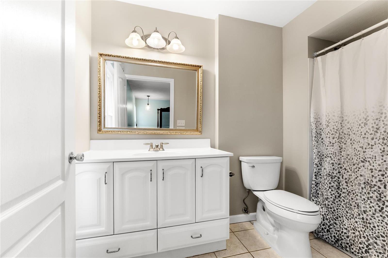 Chesterfield, Missouri 63017, United States, 4 Bedrooms Bedrooms, ,3 BathroomsBathrooms,Residential,Pending,30613