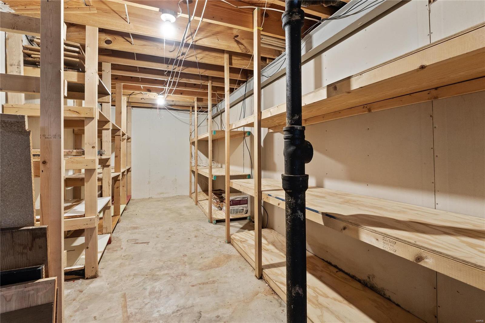 Chesterfield, Missouri 63017, United States, 4 Bedrooms Bedrooms, ,3 BathroomsBathrooms,Residential,Pending,30613