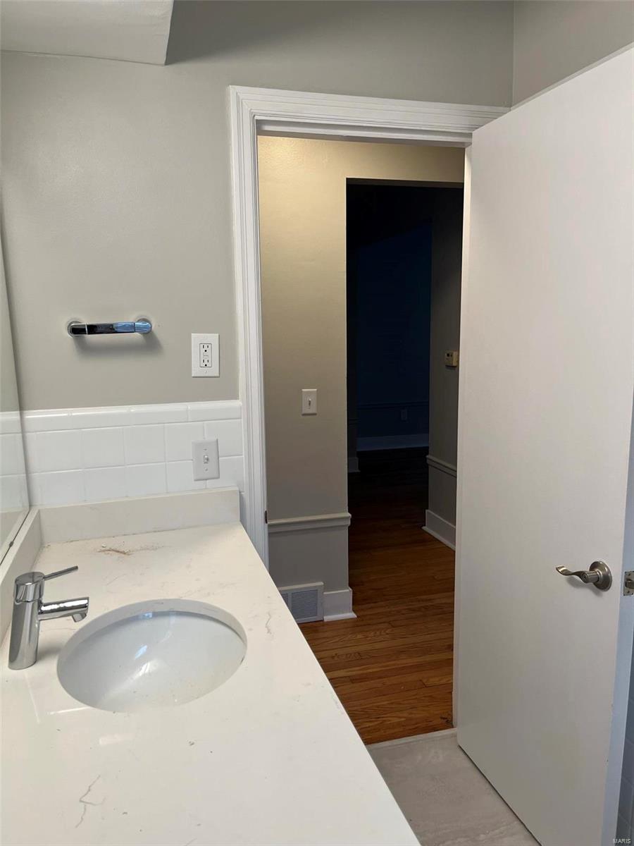 Clayshire - Residential Lease