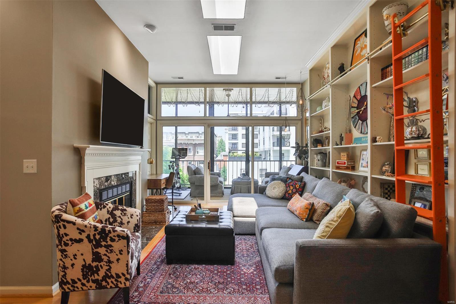 4554 Laclede Avenue 308