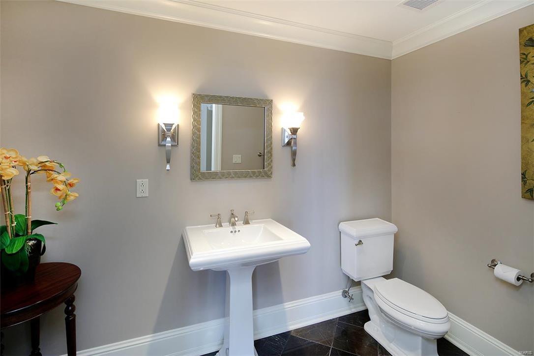 Plaza In Clayton A Condo The - Residential