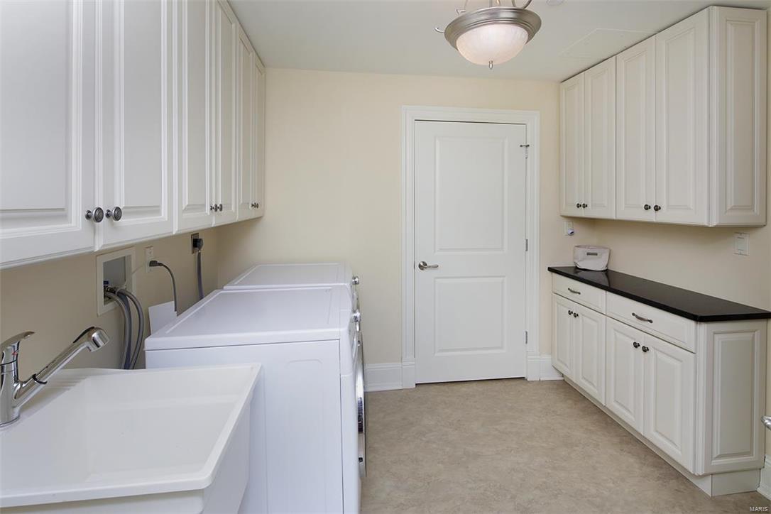 Plaza In Clayton A Condo The - Residential