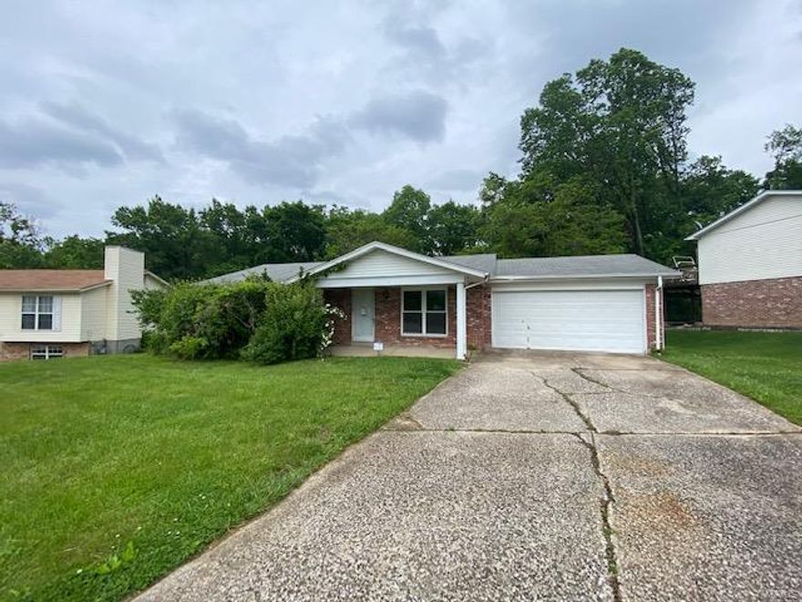 Unbelievable opportunity in Oakville! Great ranch home situated on cul-de-sac with very little traffic. Nice curb appeal, large driveway, and 2 car attached garage. Living room is spacious with large window allowing for tons of natural light, 3 bedrooms and 2 full bathrooms, kitchen with breakfast room and full partially finished walkout basement! Clean slate with endless possibilities! This one won't last long! Home sold as-is. No repairs, warranties, disclosure or inspections provided by seller. Proof of funds must accompany all offers.