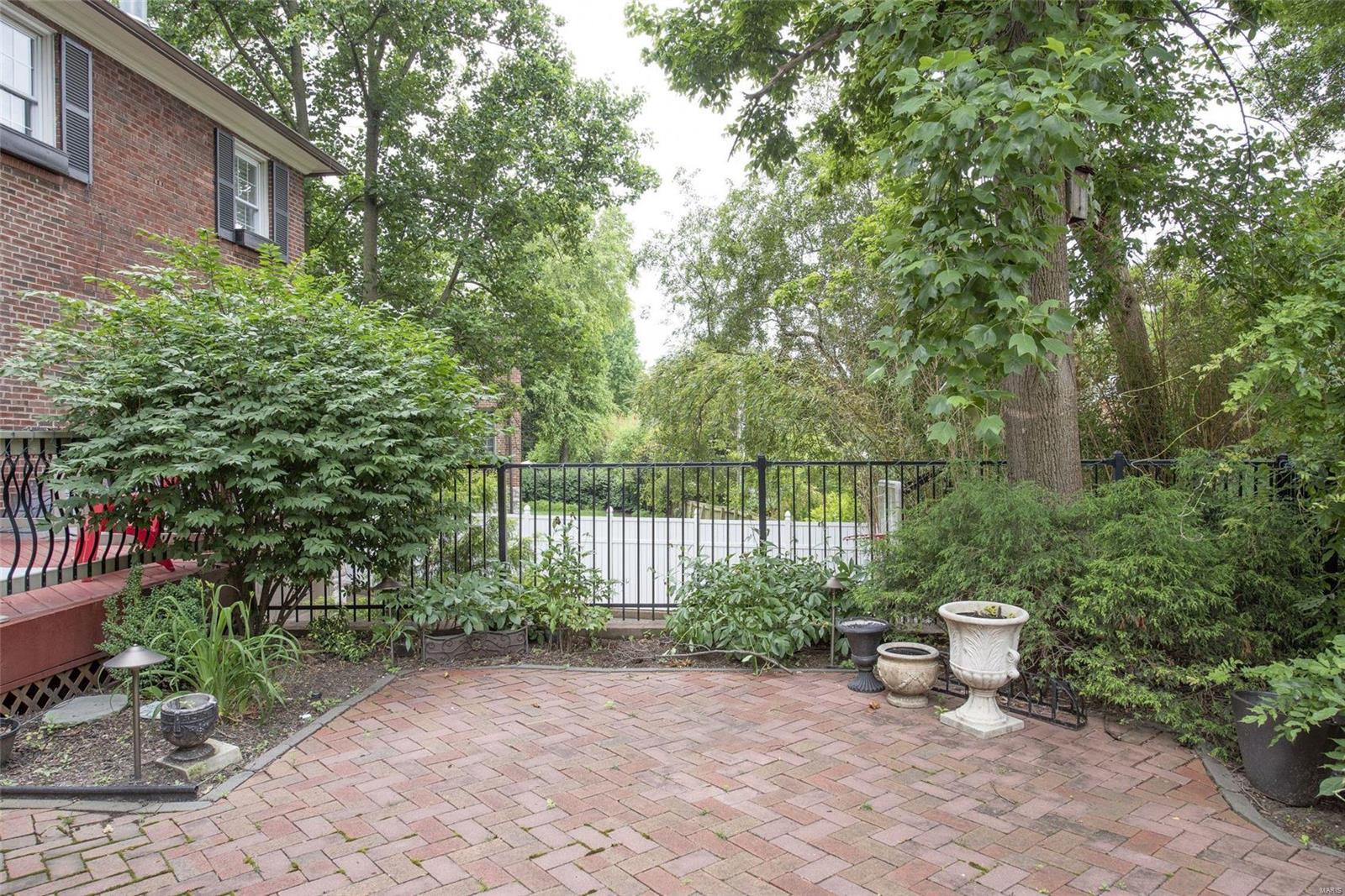 Country Club Place 2 - Residential