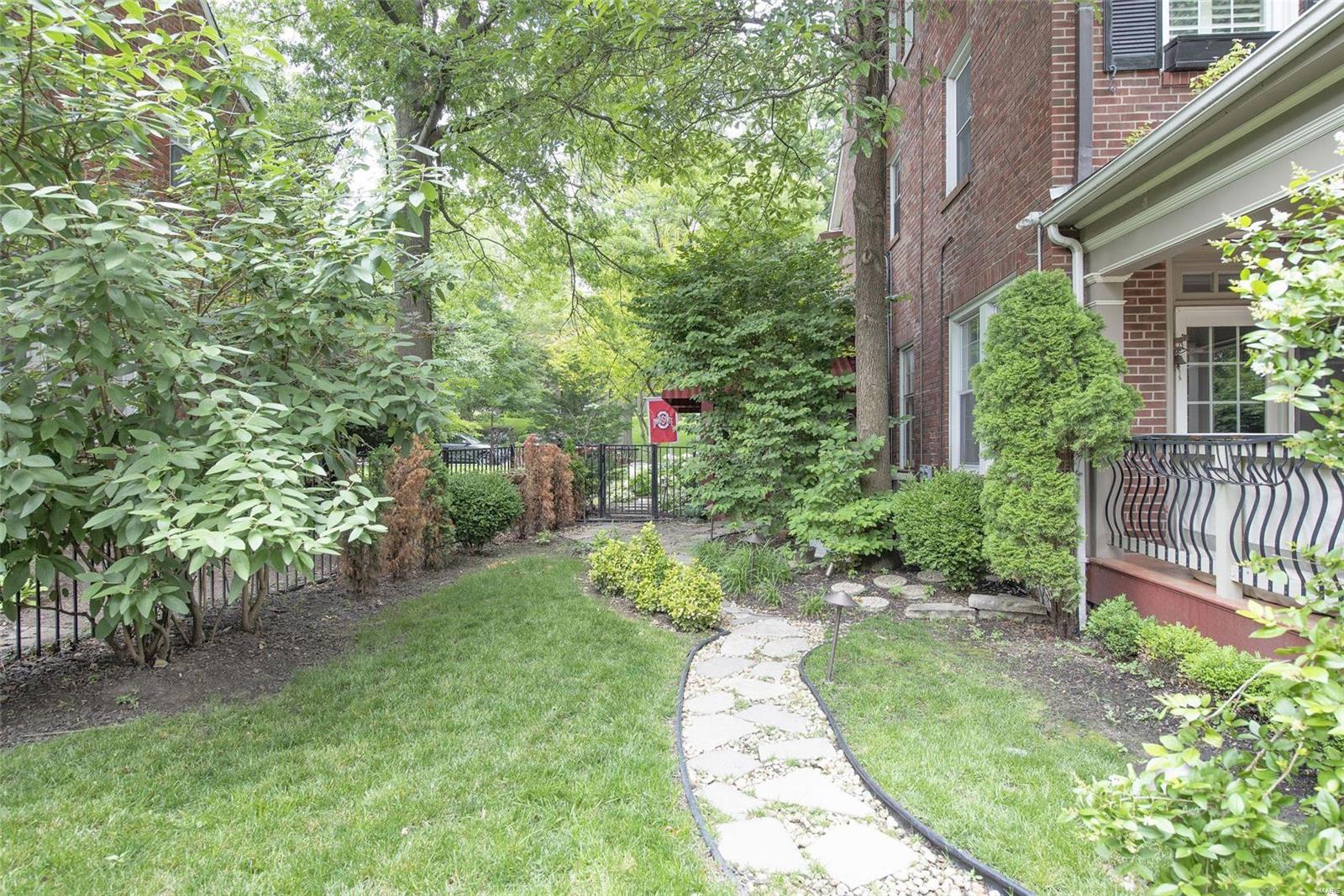 Country Club Place 2 - Residential