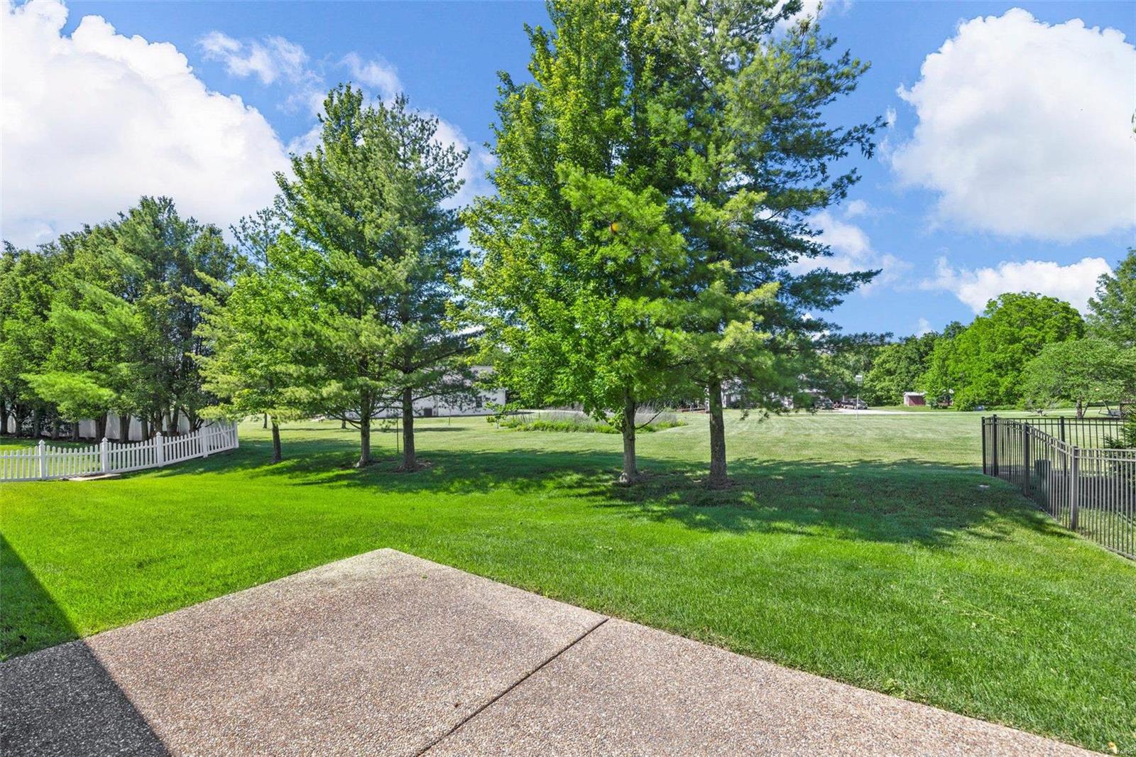 Manors At Hanley Crossing - Residential