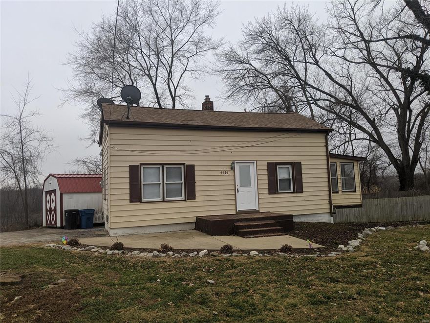 WOW! Don't miss this freshly rehabbed house in South County with a view of the Meramec River! This 3-bedroom home features new flooring and paint, new cabinets and appliances, and a bonus sun room! Don't miss this one, it will surely go fast.