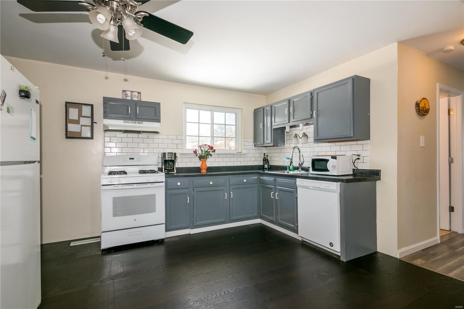 Sunset View 3 - Residential