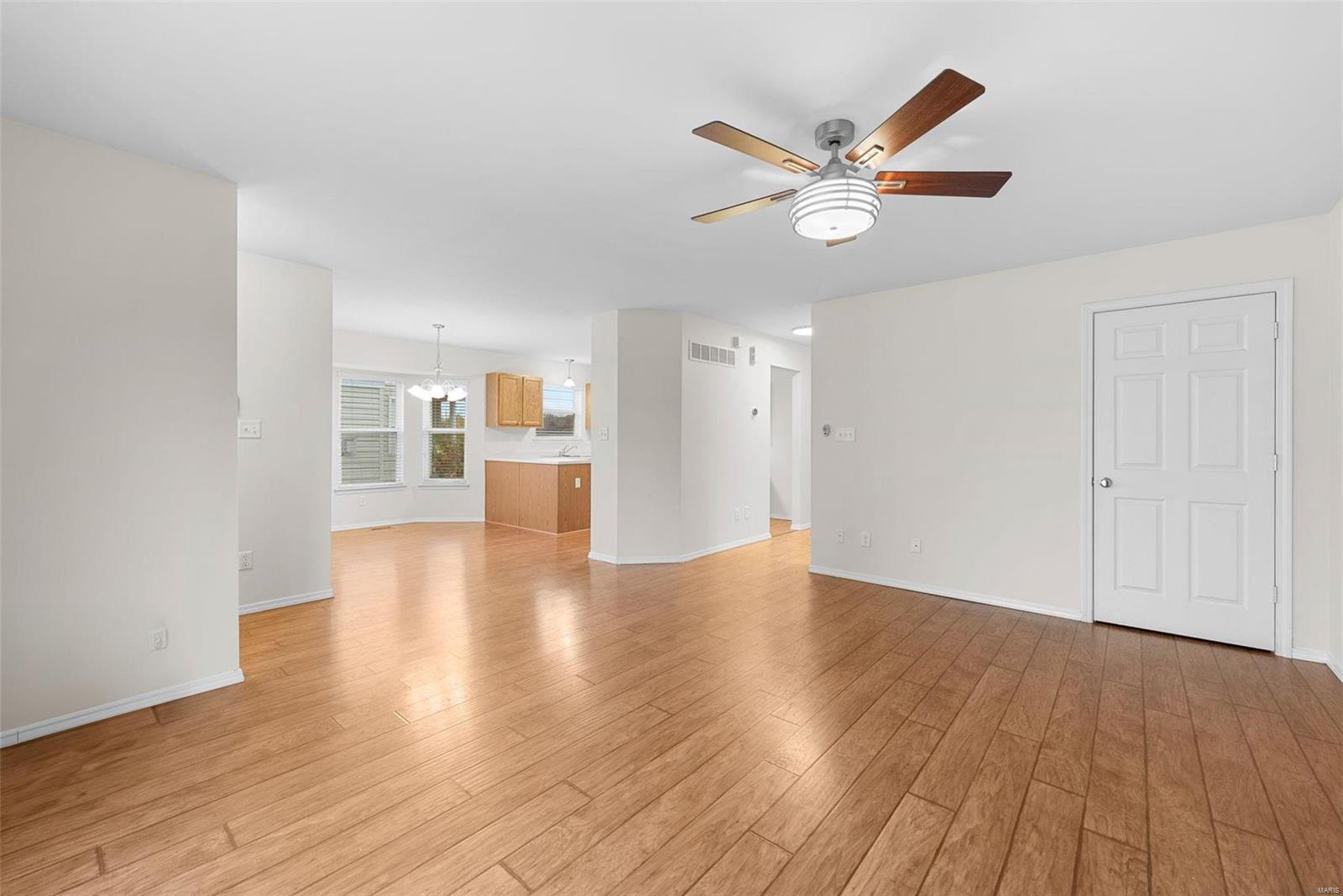 O'Fallon, Missouri 63368, United States, 3 Bedrooms Bedrooms, ,3 BathroomsBathrooms,Residential,Pending,34946