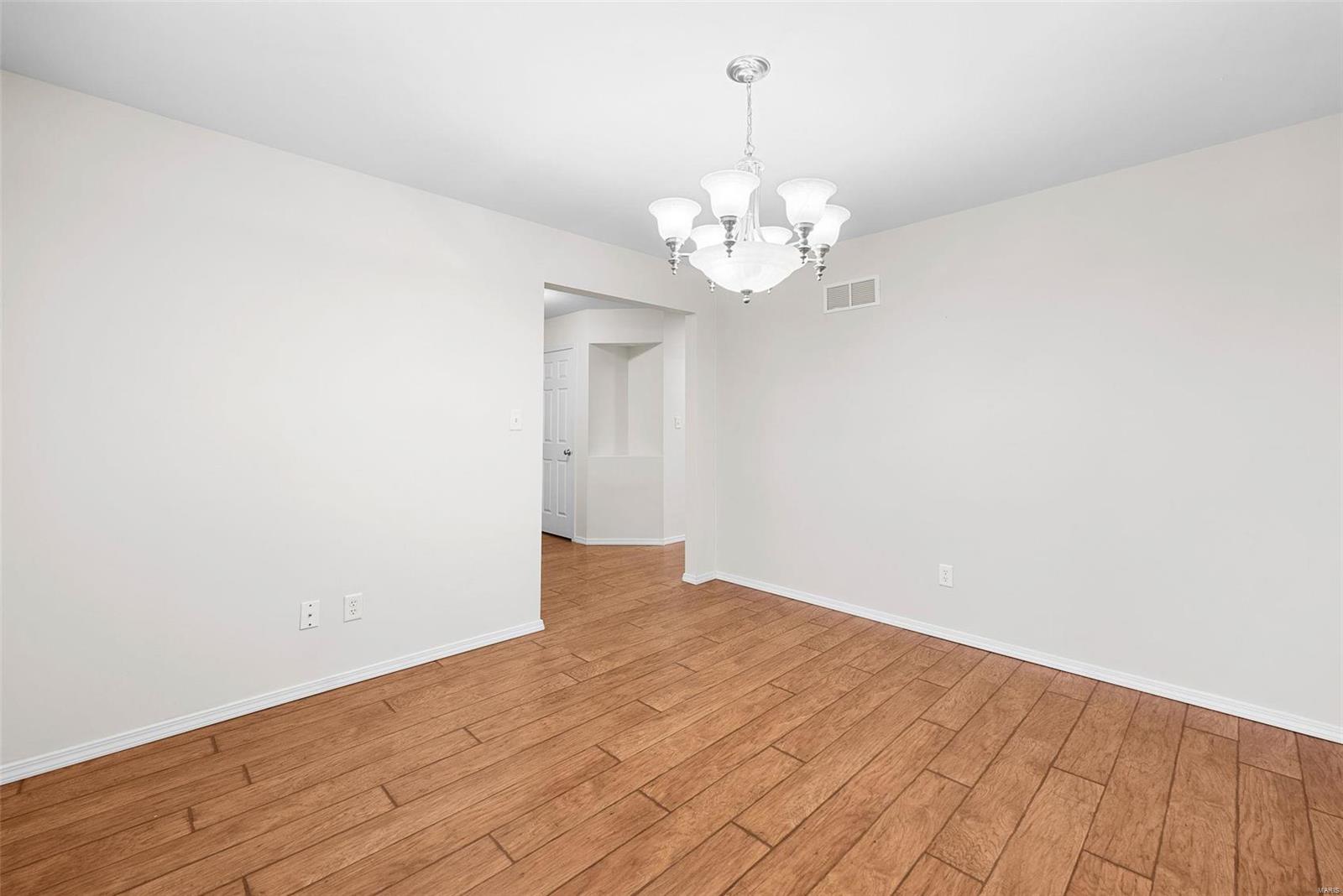 O'Fallon, Missouri 63368, United States, 3 Bedrooms Bedrooms, ,3 BathroomsBathrooms,Residential,Pending,34946