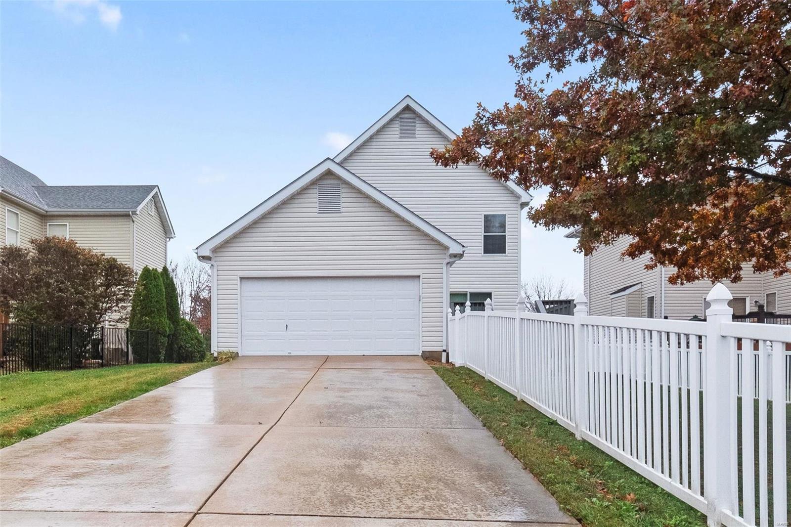 O'Fallon, Missouri 63368, United States, 3 Bedrooms Bedrooms, ,3 BathroomsBathrooms,Residential,Pending,34946