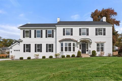 Photo of 801 Hawbrook Road, Glendale, MO 63122 (MLS # 24067183)