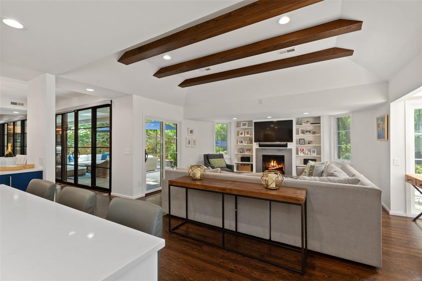 Greenbriar Lts 14 & 16 & Lt Pt 12 & - Residential