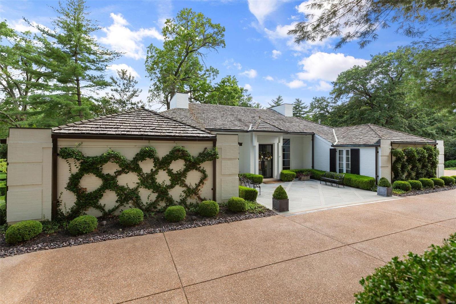 Greenbriar Lts 14 & 16 & Lt Pt 12 & - Residential