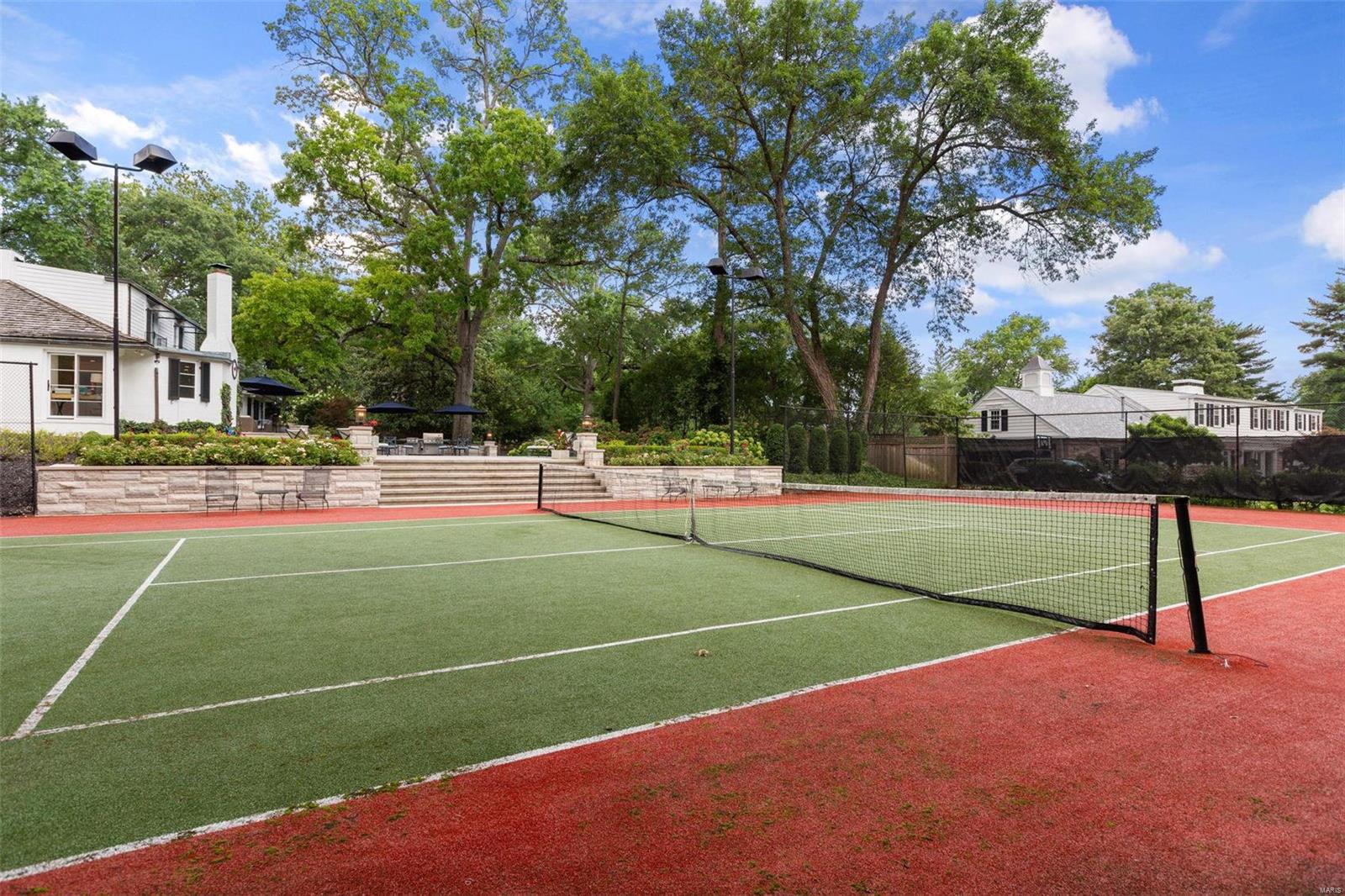 Greenbriar Lts 14 & 16 & Lt Pt 12 & - Residential