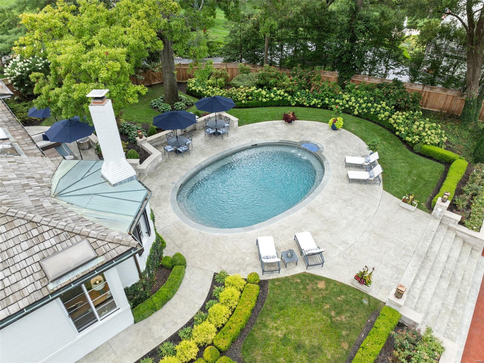 Greenbriar Lts 14 & 16 & Lt Pt 12 & - Residential