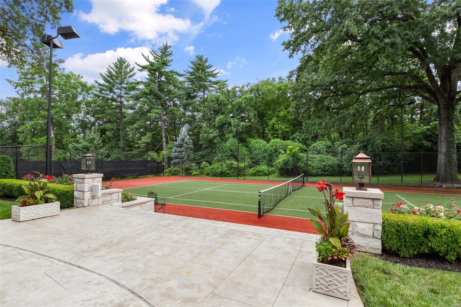 Greenbriar Lts 14 & 16 & Lt Pt 12 & - Residential