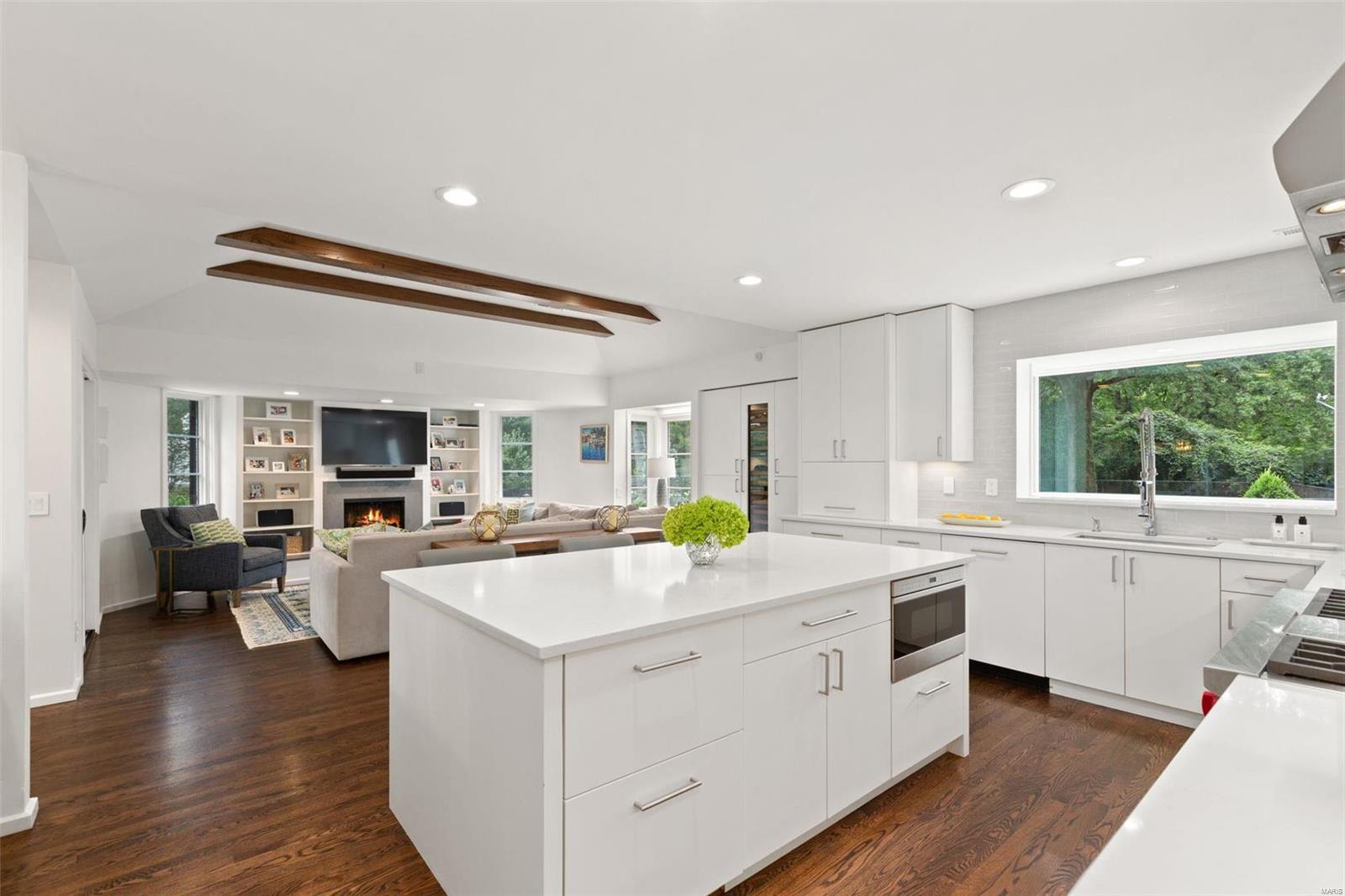 Greenbriar Lts 14 & 16 & Lt Pt 12 & - Residential