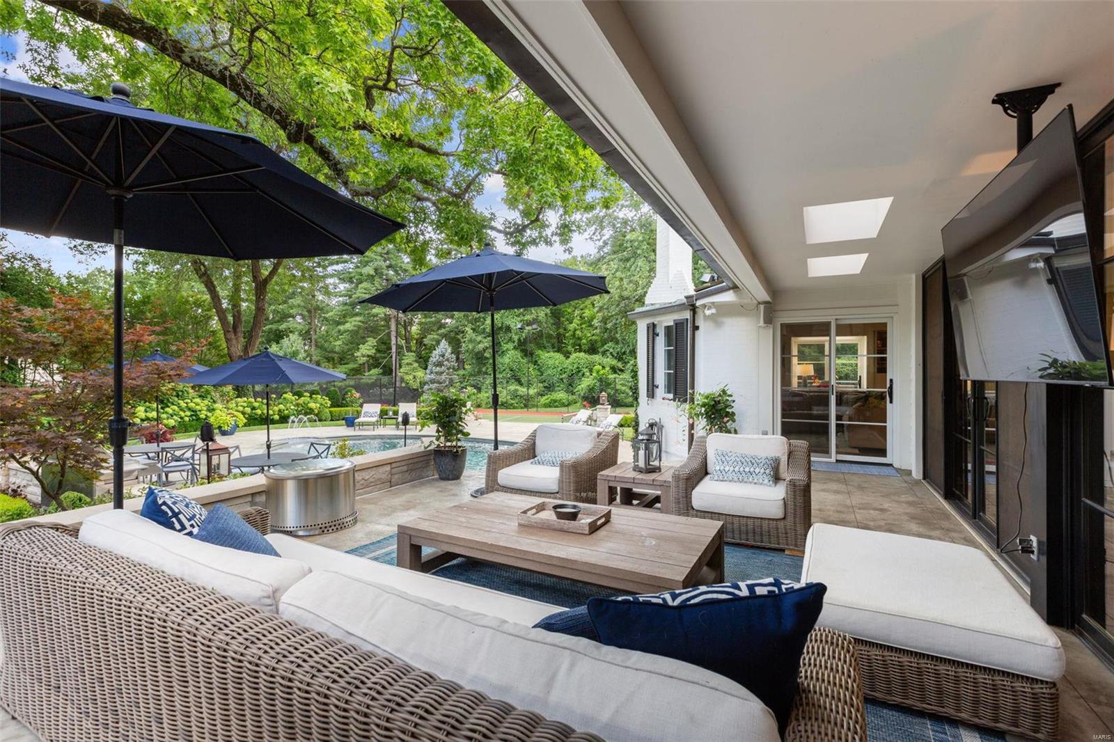 Greenbriar Lts 14 & 16 & Lt Pt 12 & - Residential