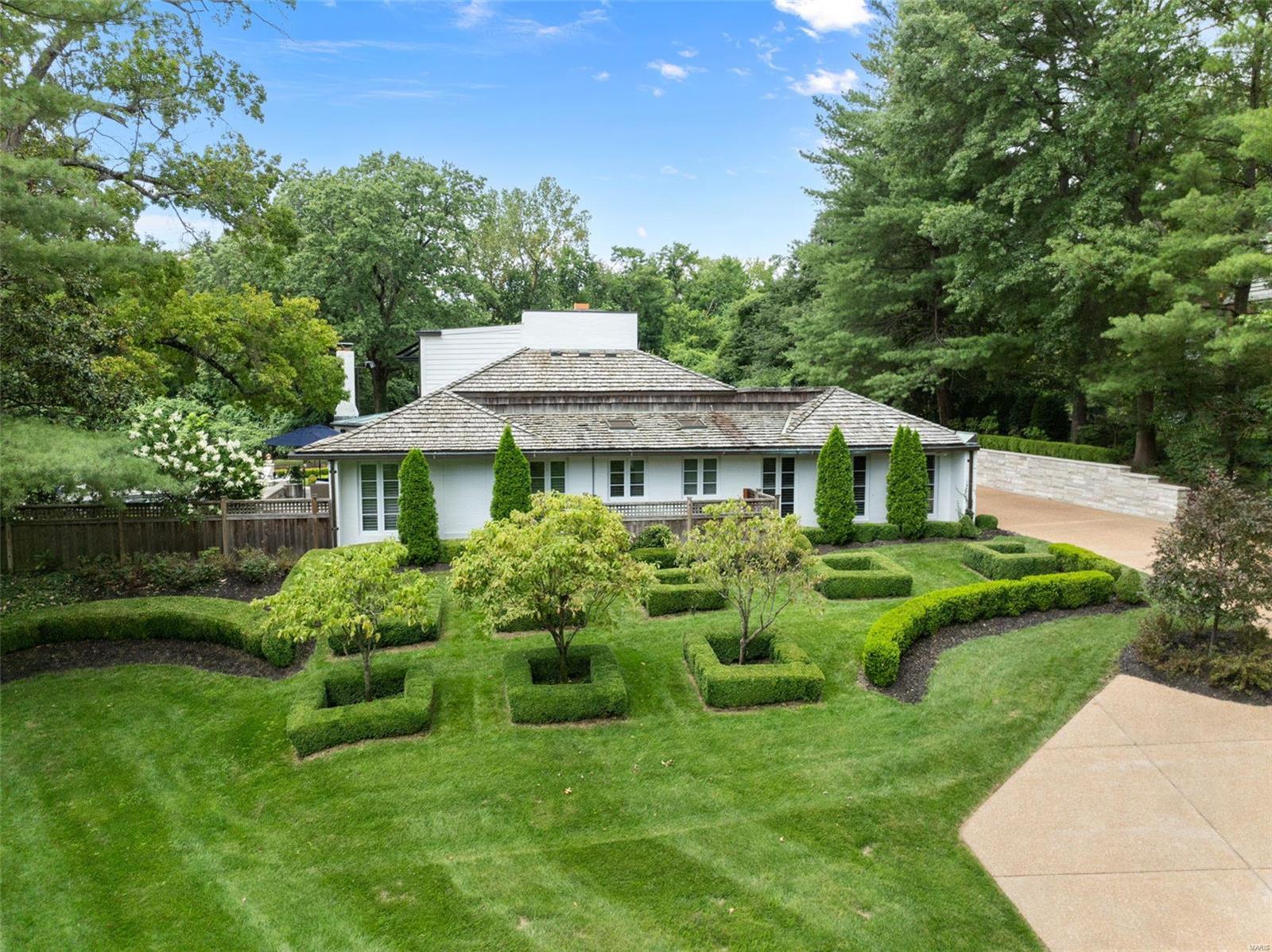 Greenbriar Lts 14 & 16 & Lt Pt 12 & - Residential