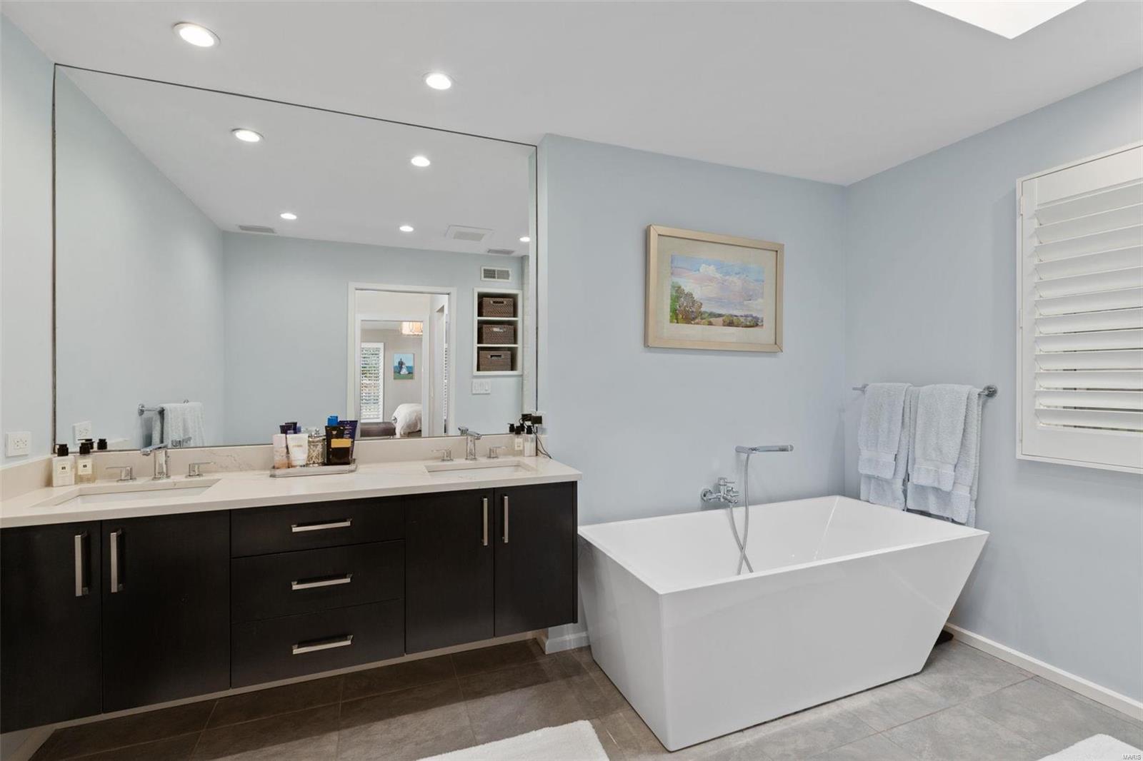 Greenbriar Lts 14 & 16 & Lt Pt 12 & - Residential