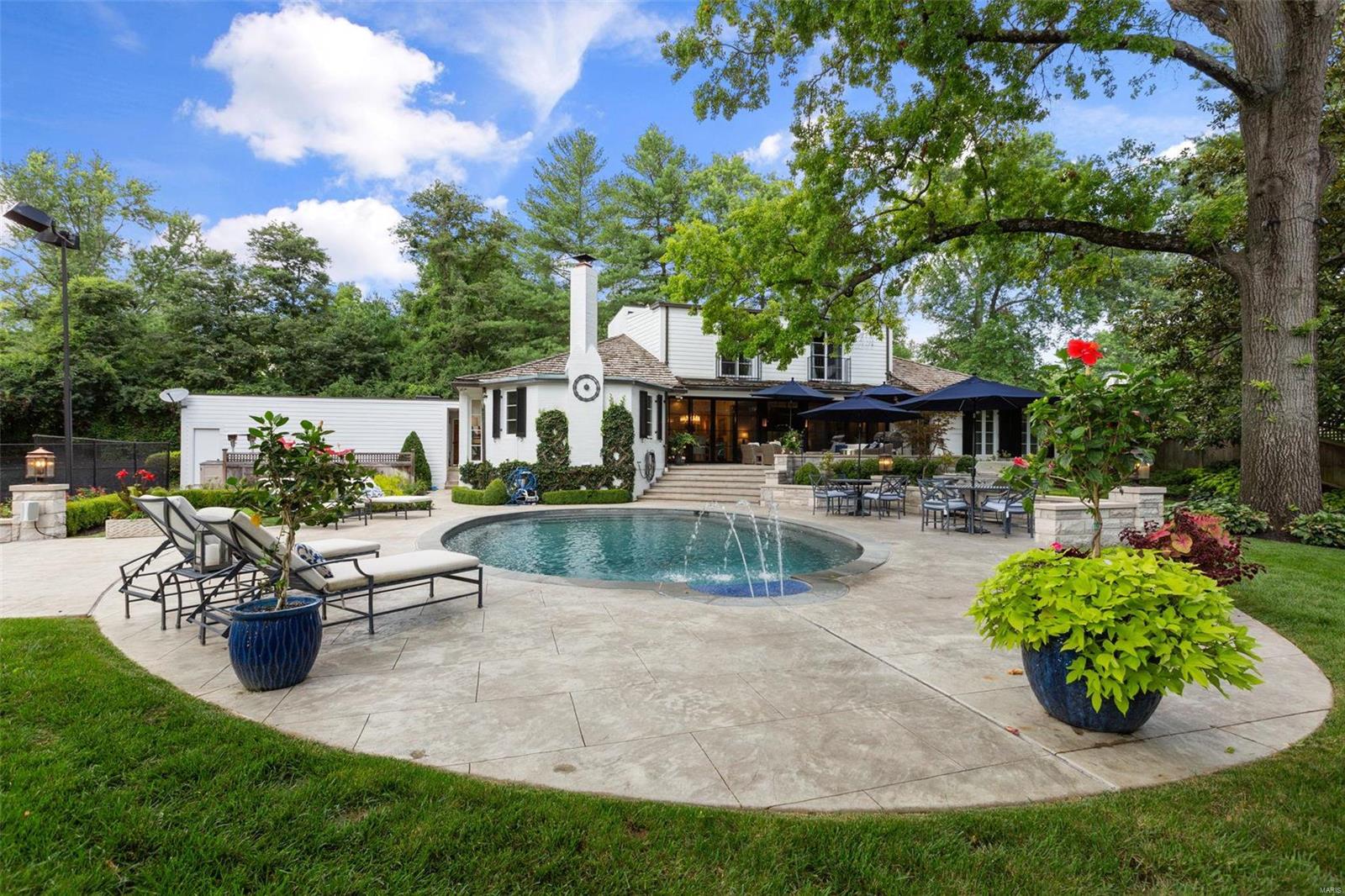 Greenbriar Lts 14 & 16 & Lt Pt 12 & - Residential