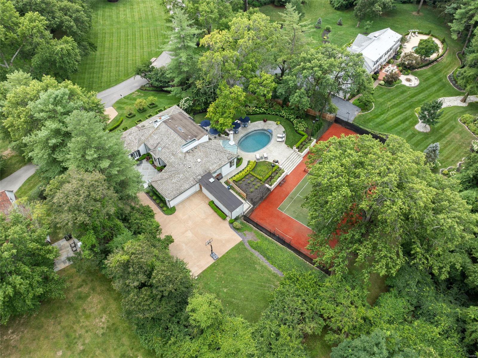 Greenbriar Lts 14 & 16 & Lt Pt 12 & - Residential