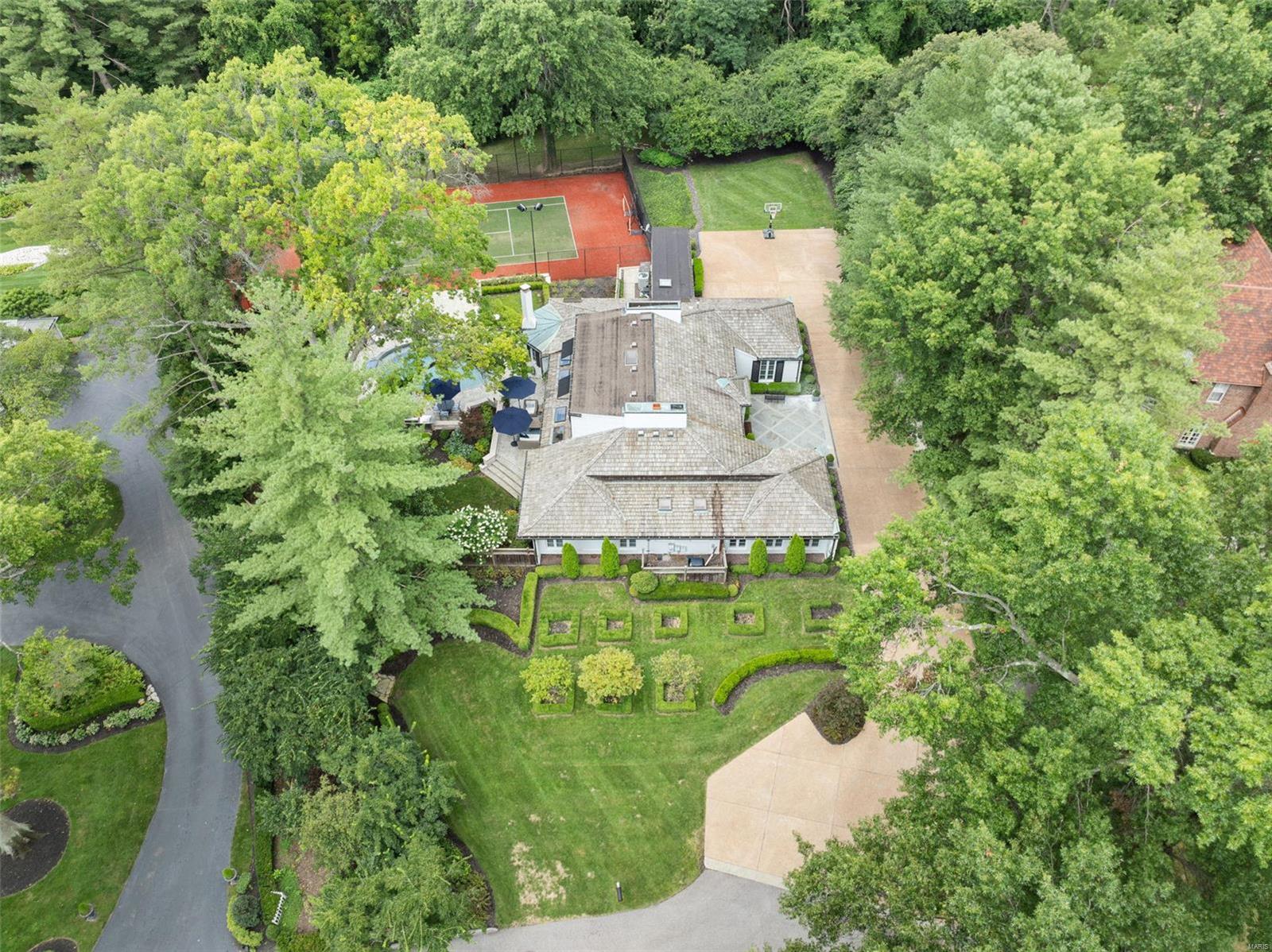 Greenbriar Lts 14 & 16 & Lt Pt 12 & - Residential