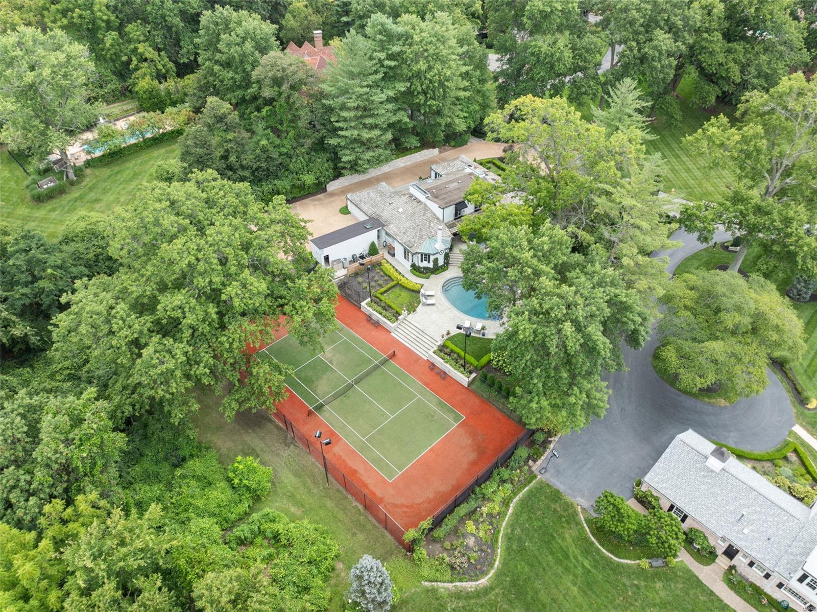 Greenbriar Lts 14 & 16 & Lt Pt 12 & - Residential