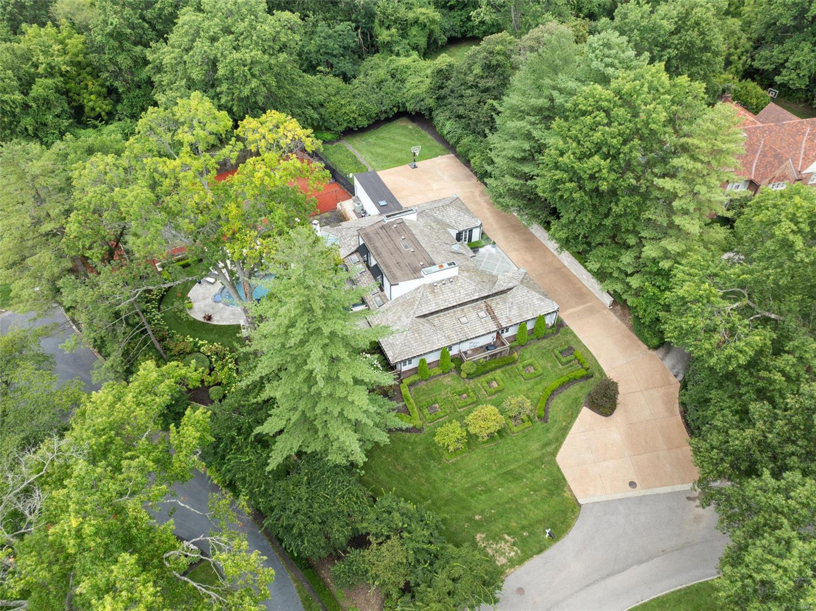 Greenbriar Lts 14 & 16 & Lt Pt 12 & - Residential