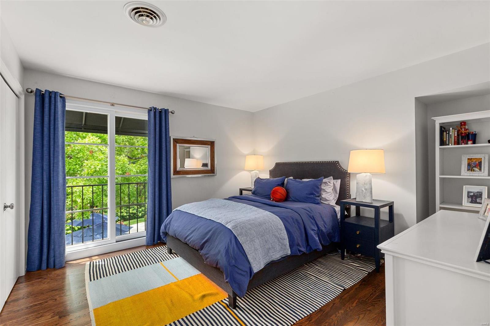 Greenbriar Lts 14 & 16 & Lt Pt 12 & - Residential