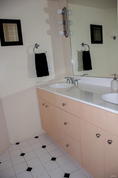 North Boyle Avenue Condos - Residential