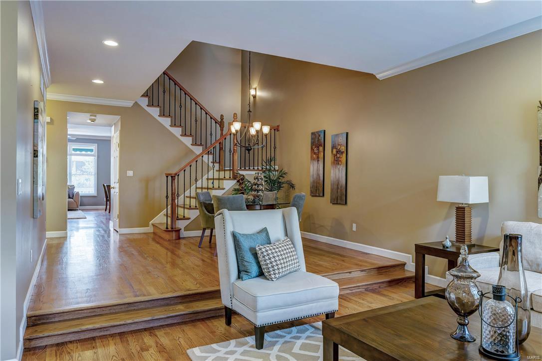 Forest Court Twnhms A Condo - Residential