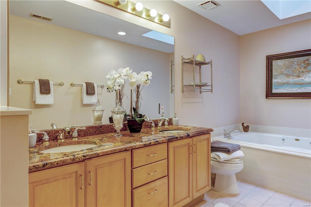 Forest Court Twnhms A Condo - Residential