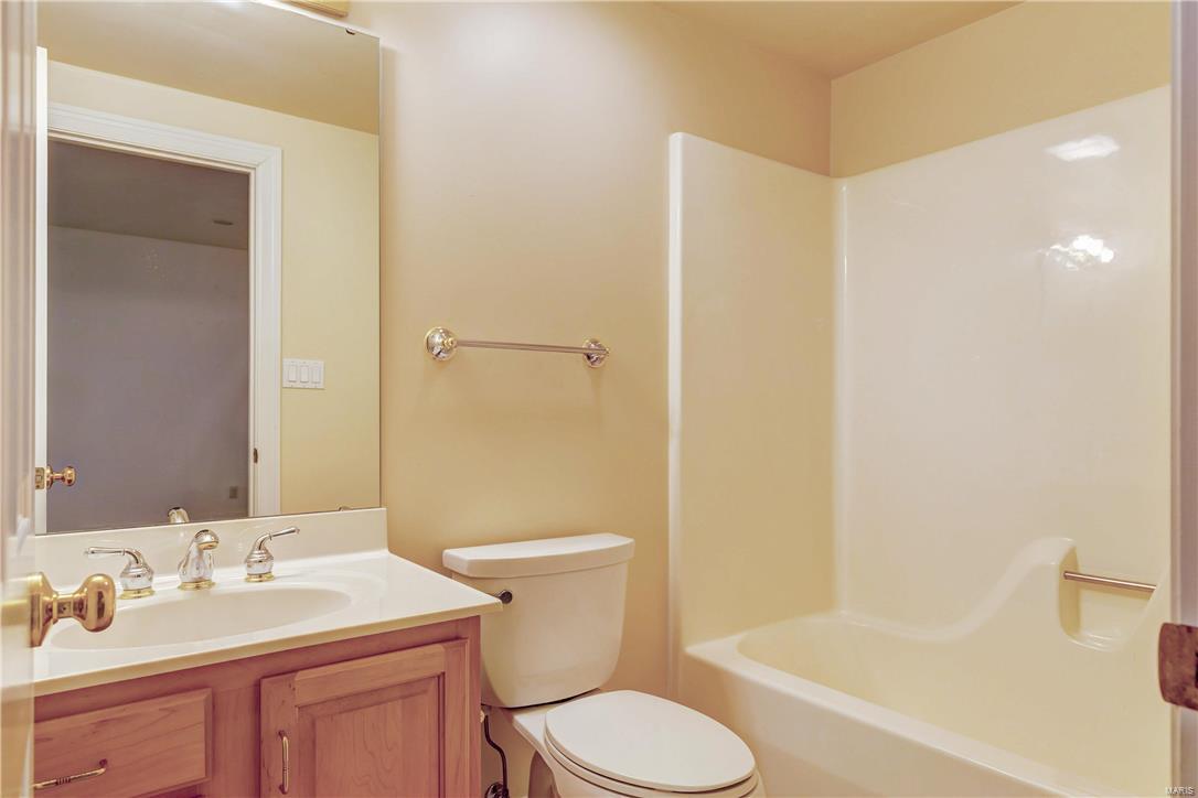 Forest Court Twnhms A Condo - Residential